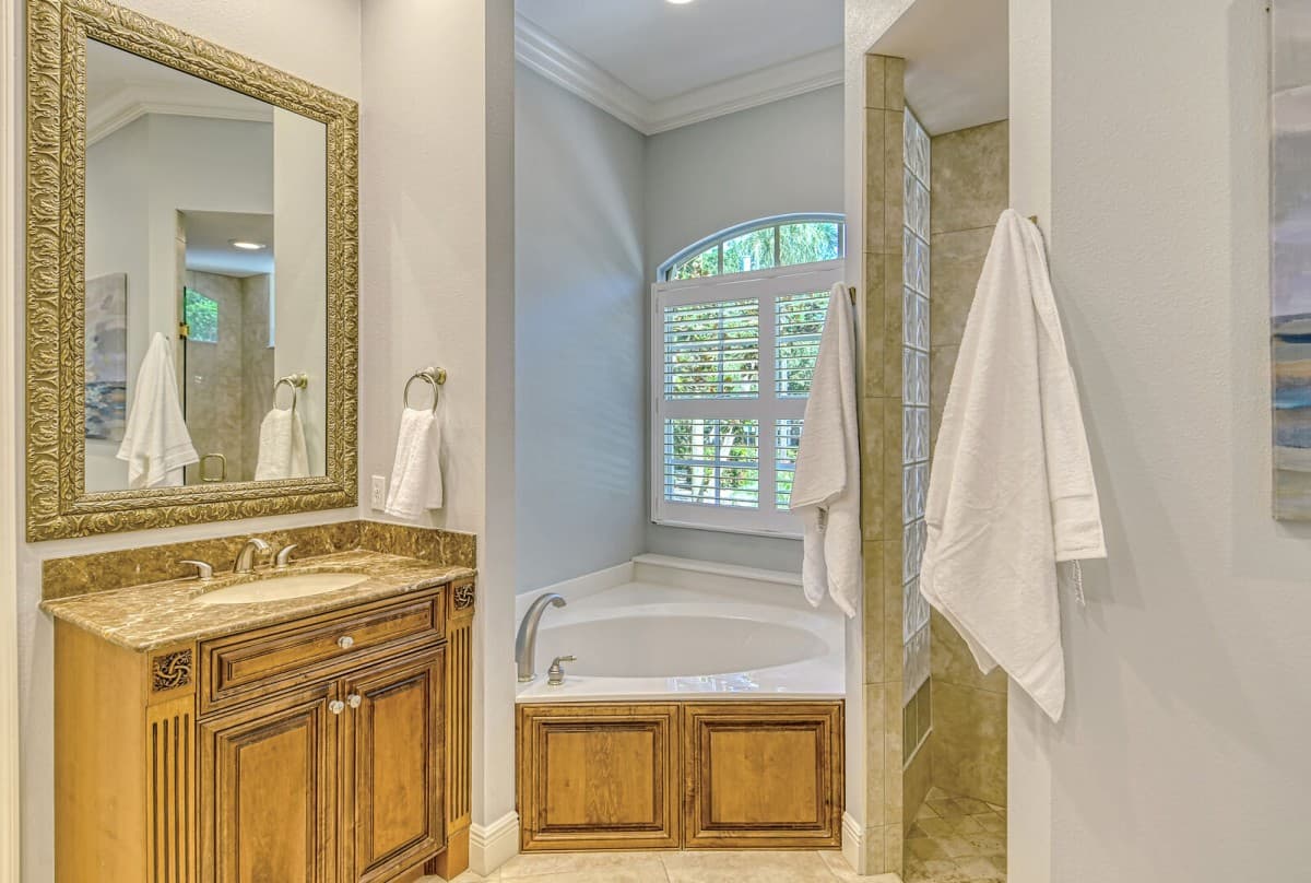 Sunburst Courtyard - Image 37