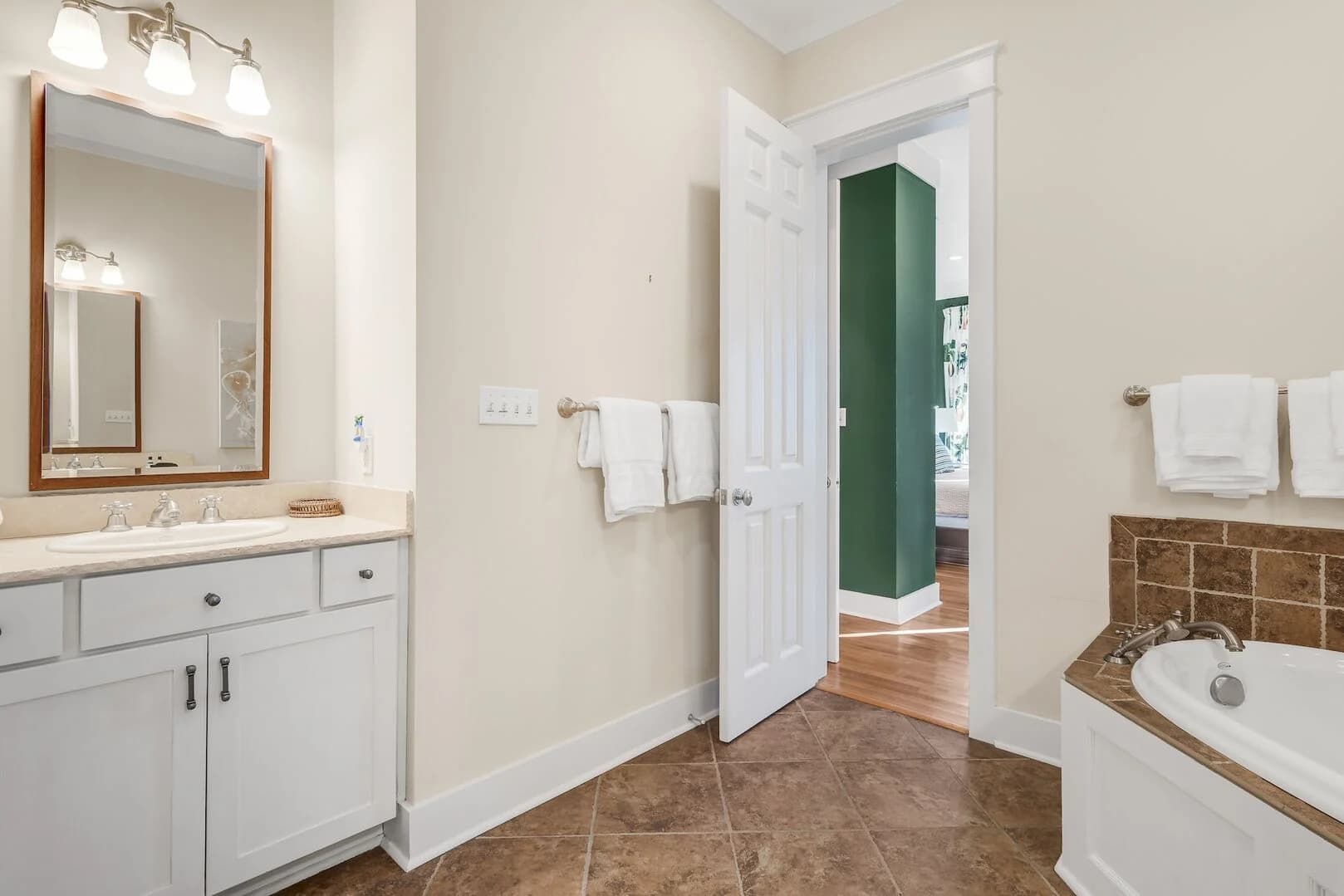 Yaya's Beach Cottage - Image 19