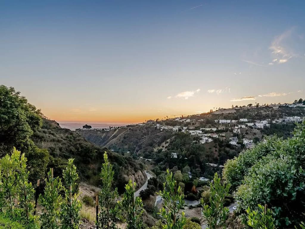 Monarch Modern - Image 58