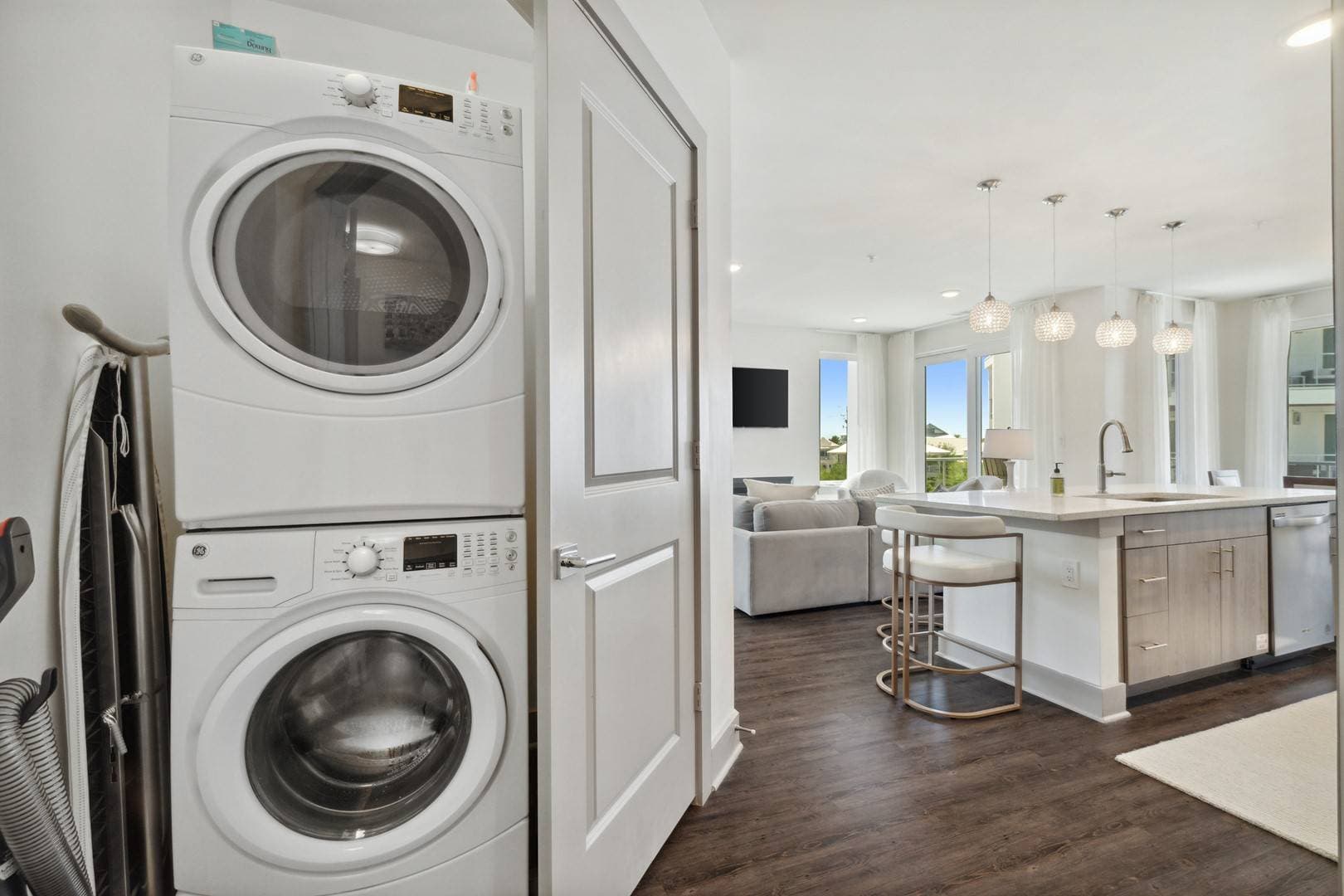 Pointe Residence - Image 30