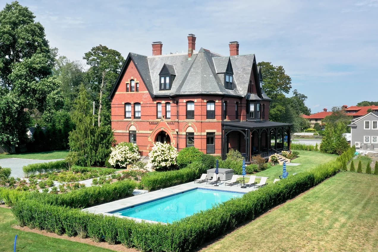 Cliffside Estate - Image 2