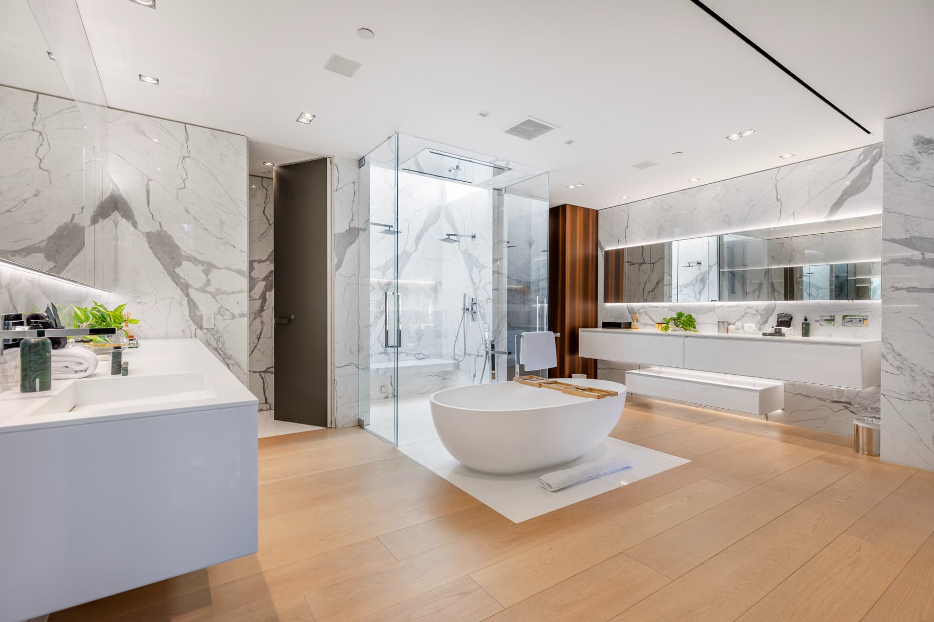 Lago Vista Modern - Image 24