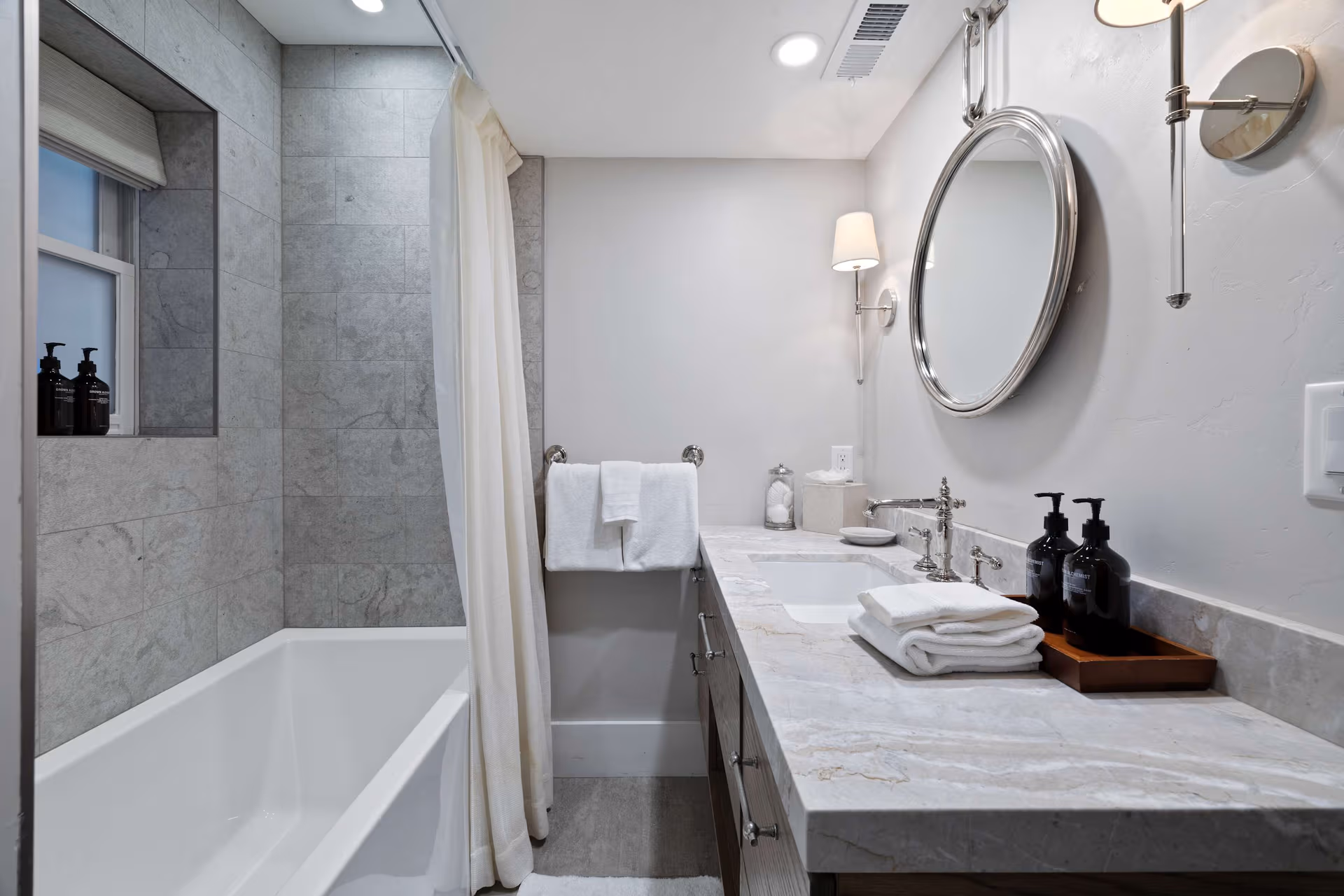 Slopeside Sanctuary - Image 19