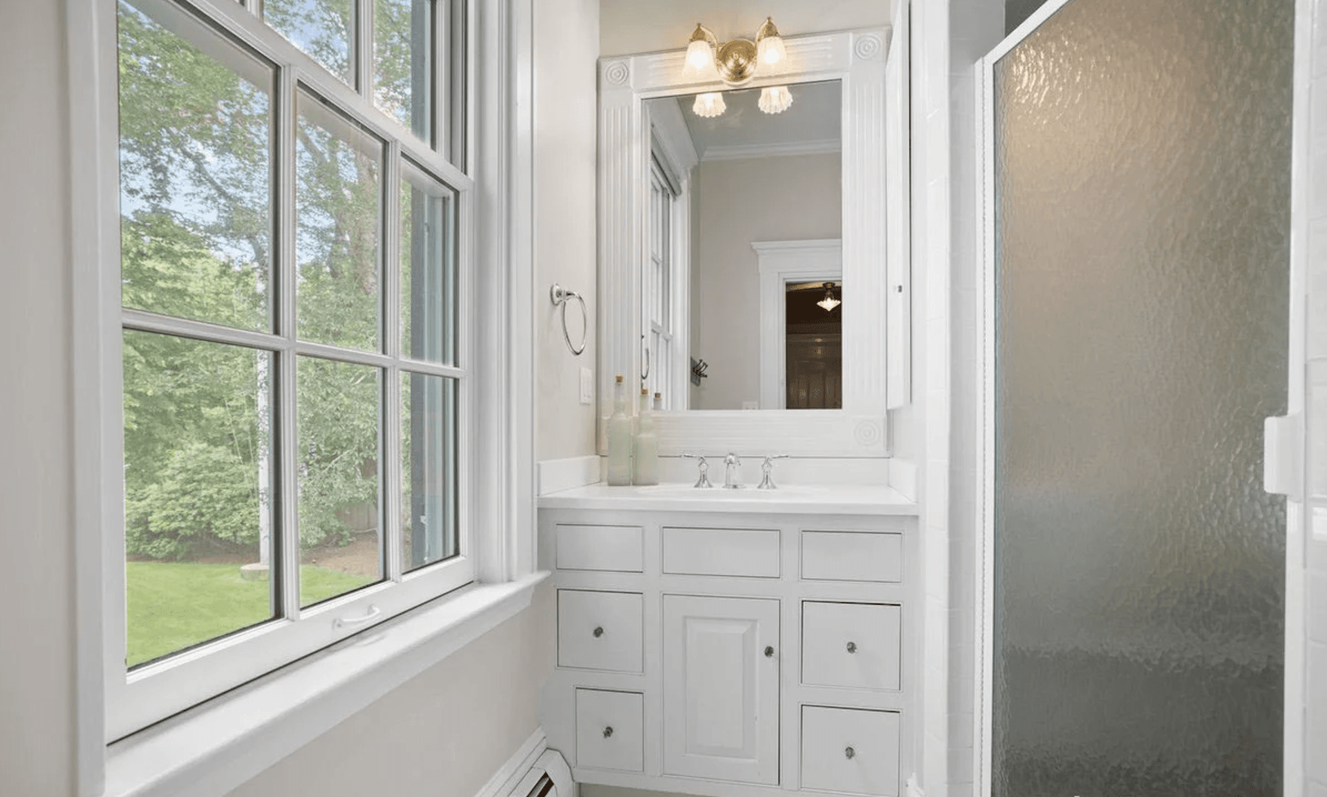 Center Of It All Estate - Image 32