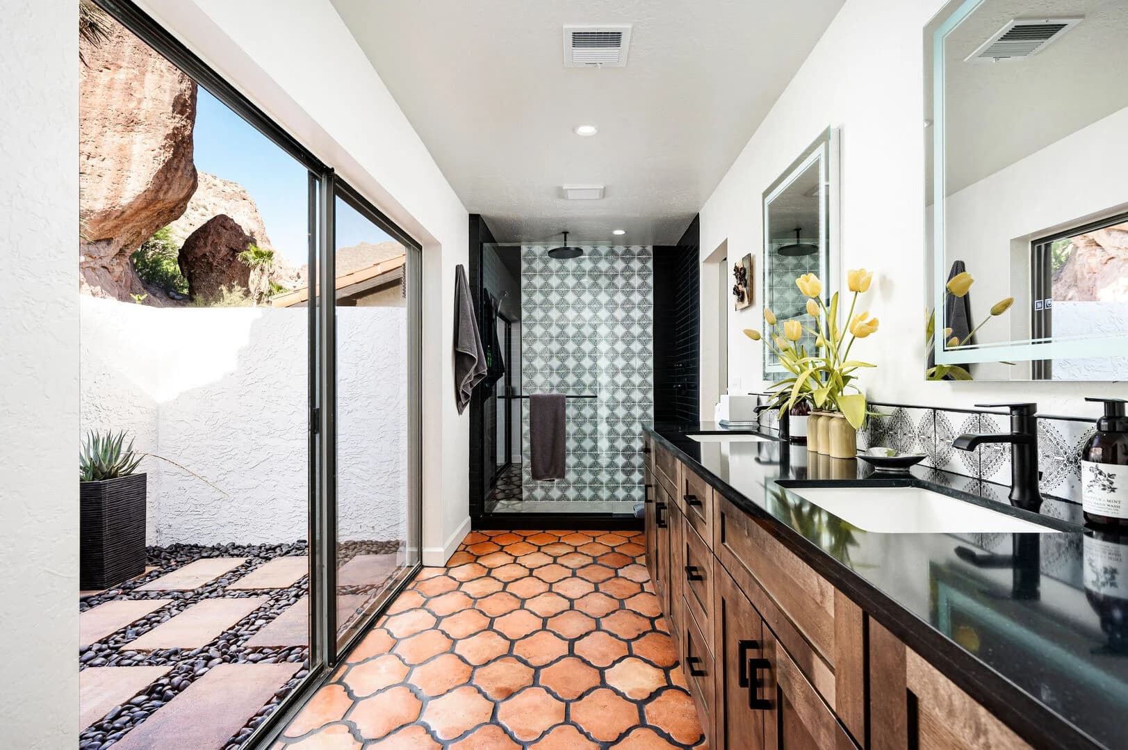 Rock House - Image 23