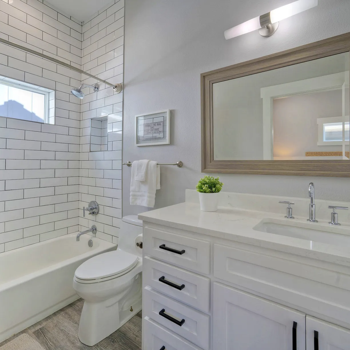 Wild Horse House - Image 24