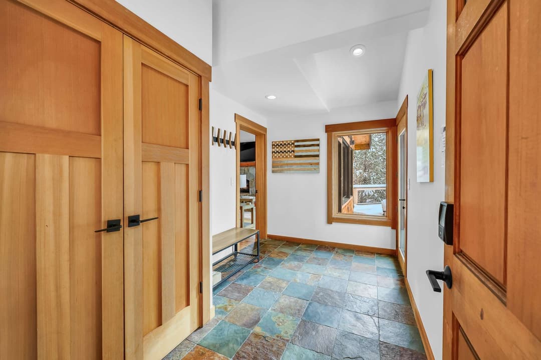 Stunning Mountain Gem - Image 43