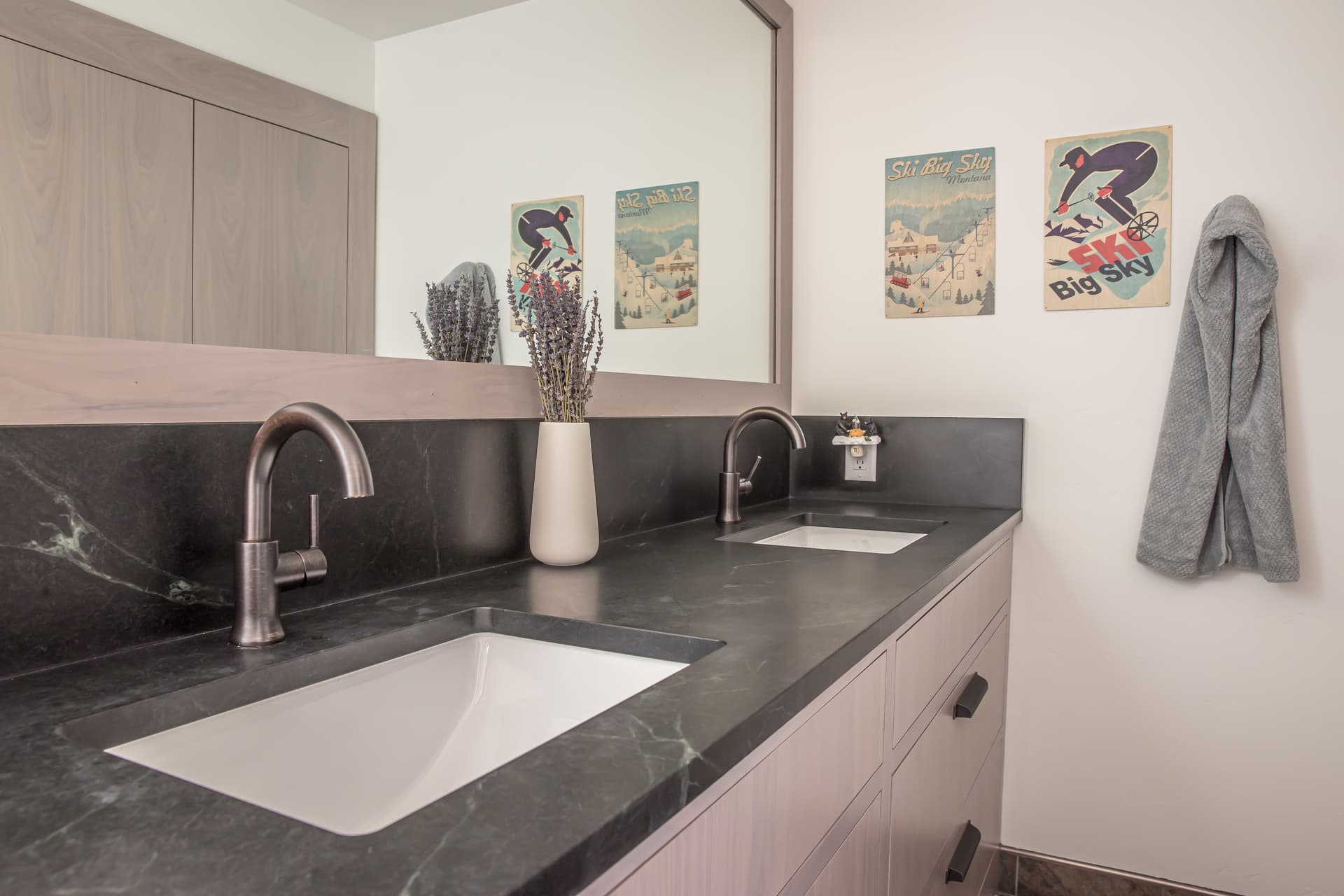 Sioux House #13 - Image 35