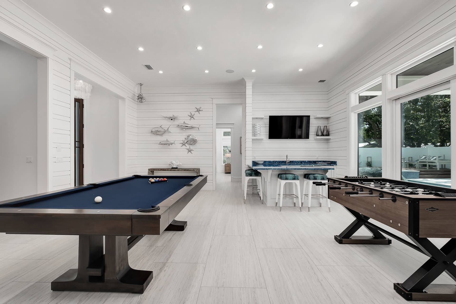 Social Manor - Image 30