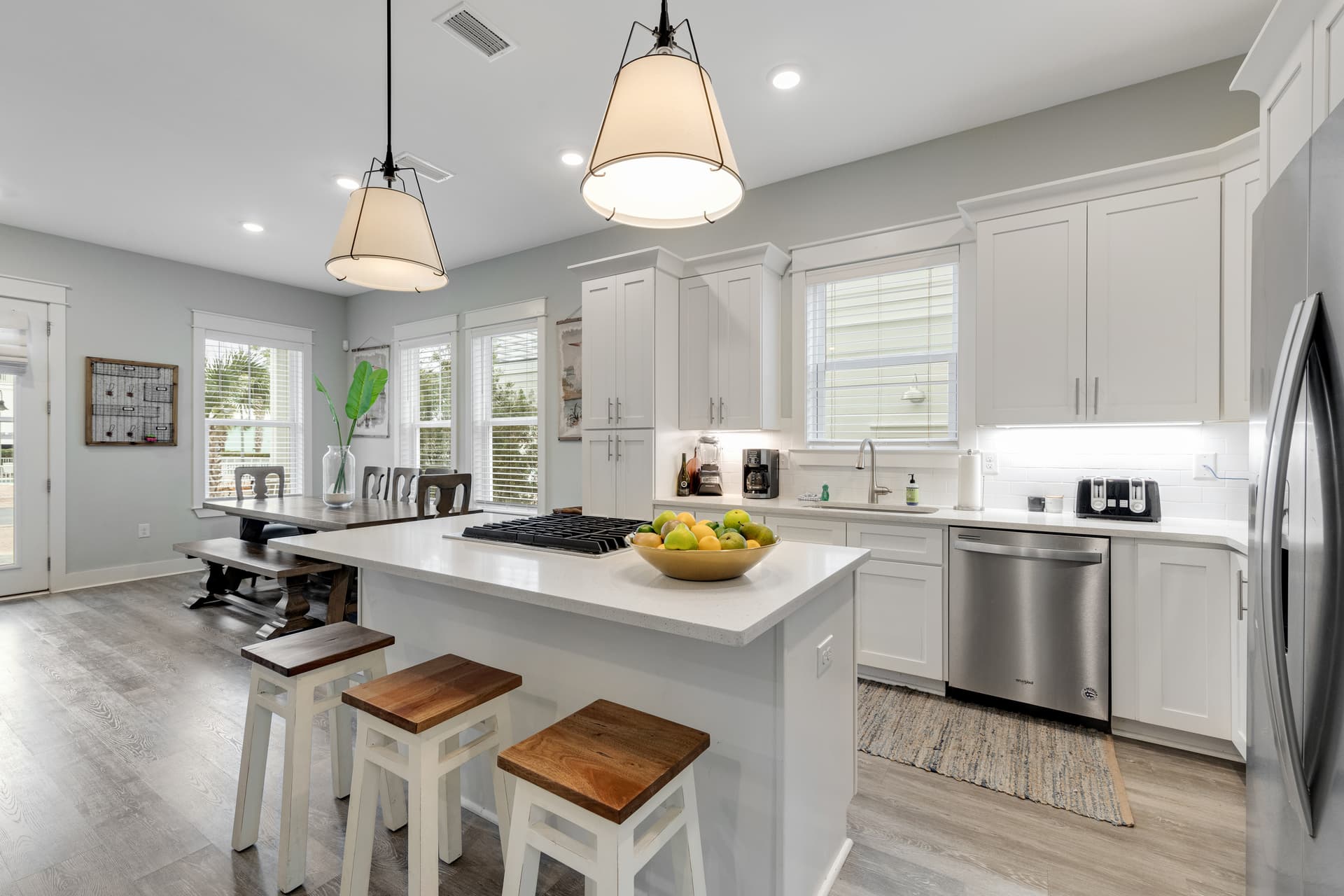 Porches N' Paradise House - Image 5