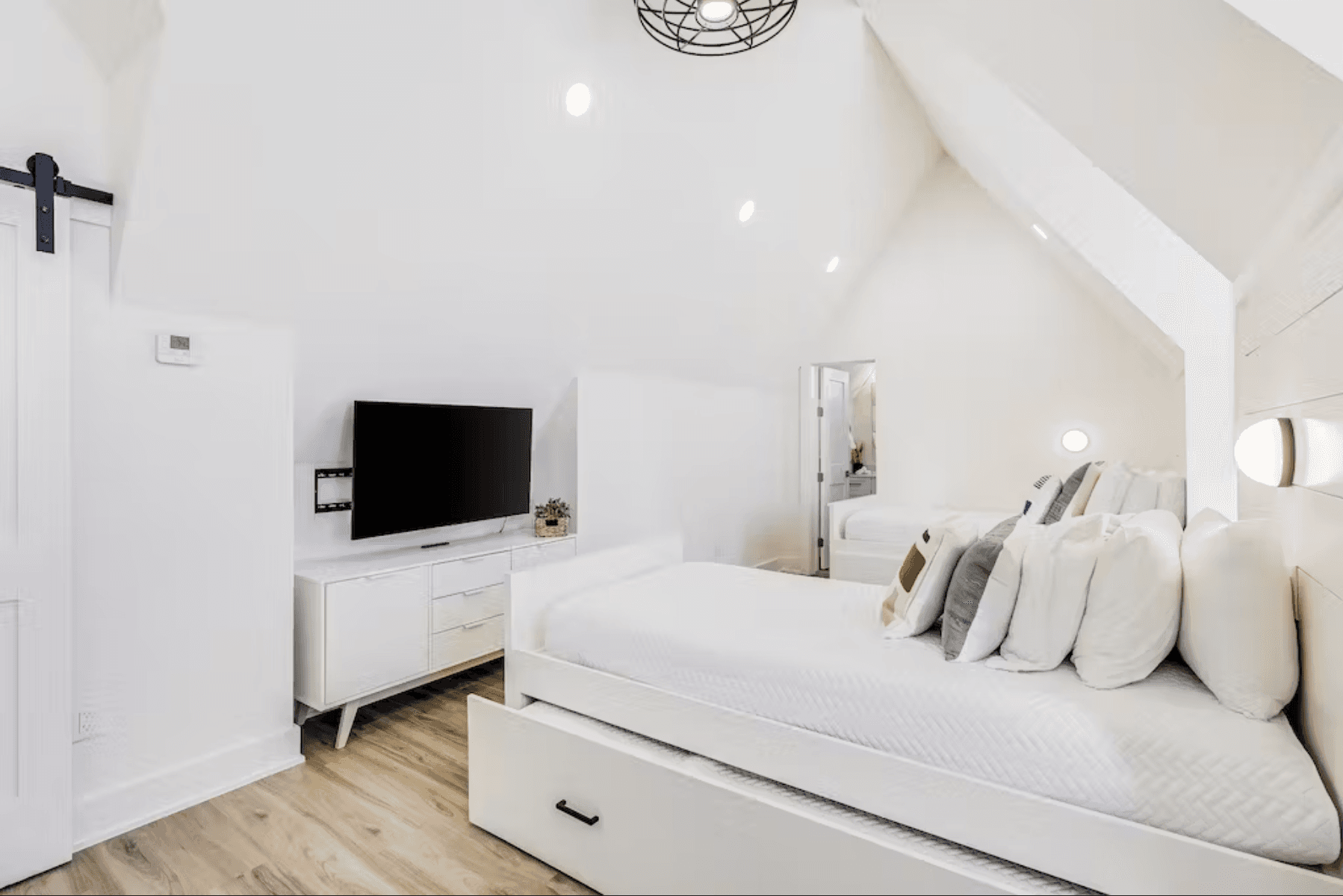 Sunsets and Smiles House - Image 16