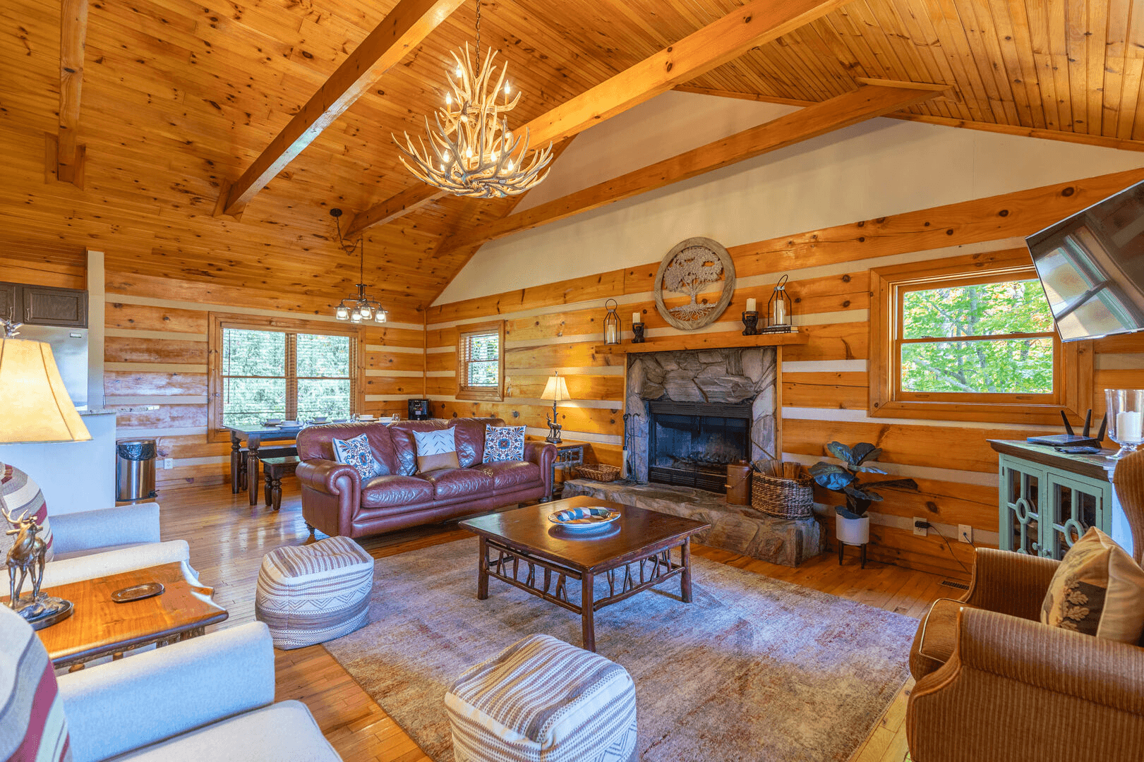 Log Inn at River Ridge - Image 2