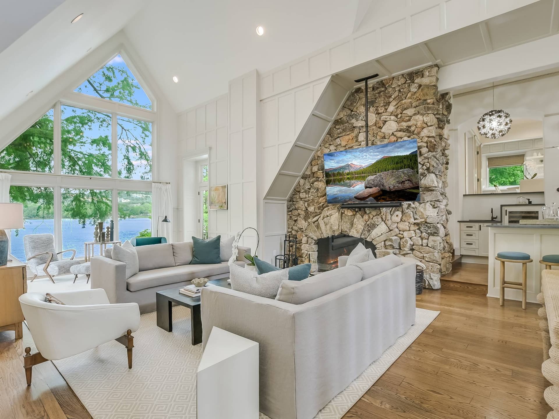 Manor on Lake Austin - Image 21