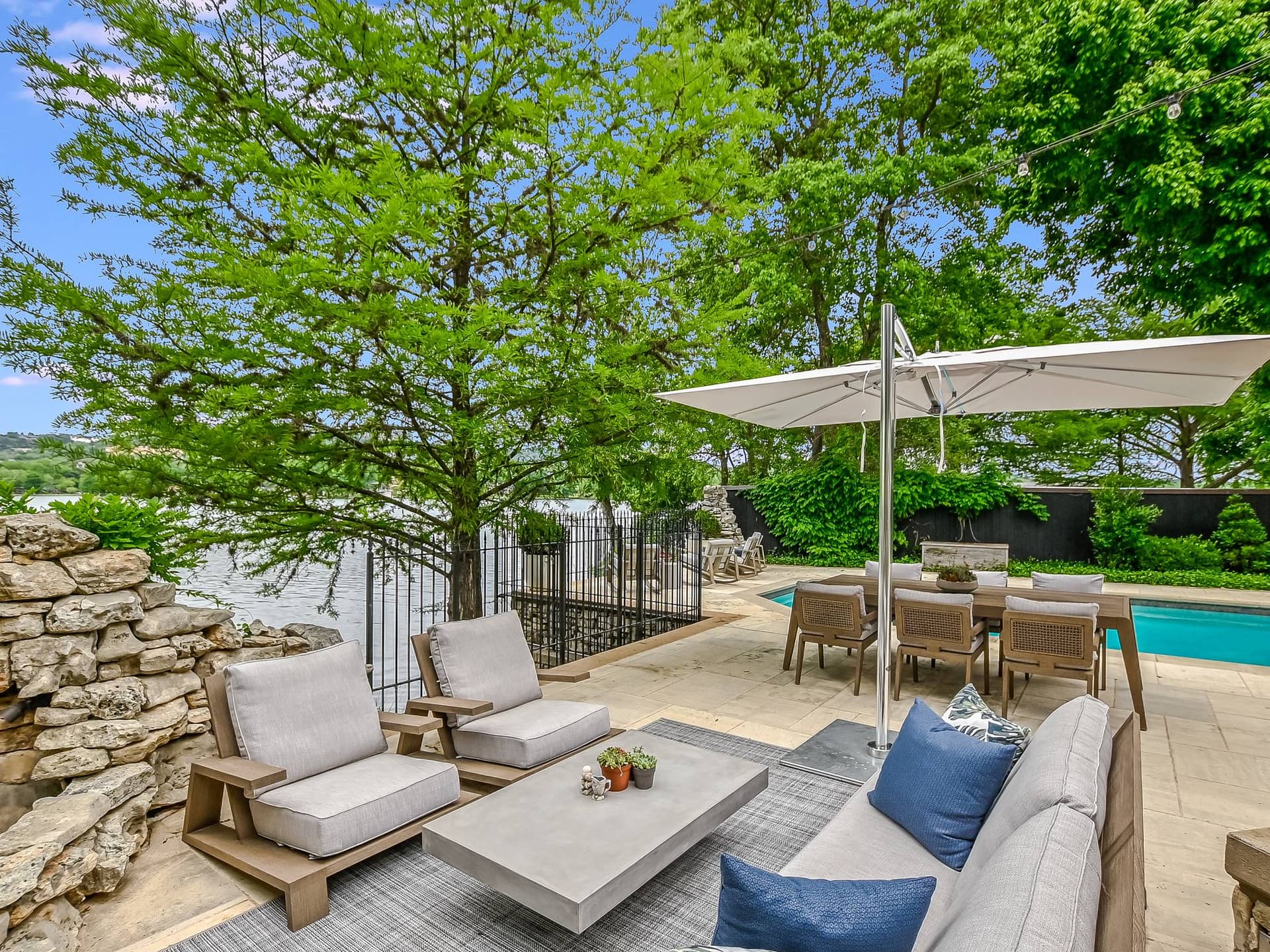 Manor on Lake Austin - Image 9