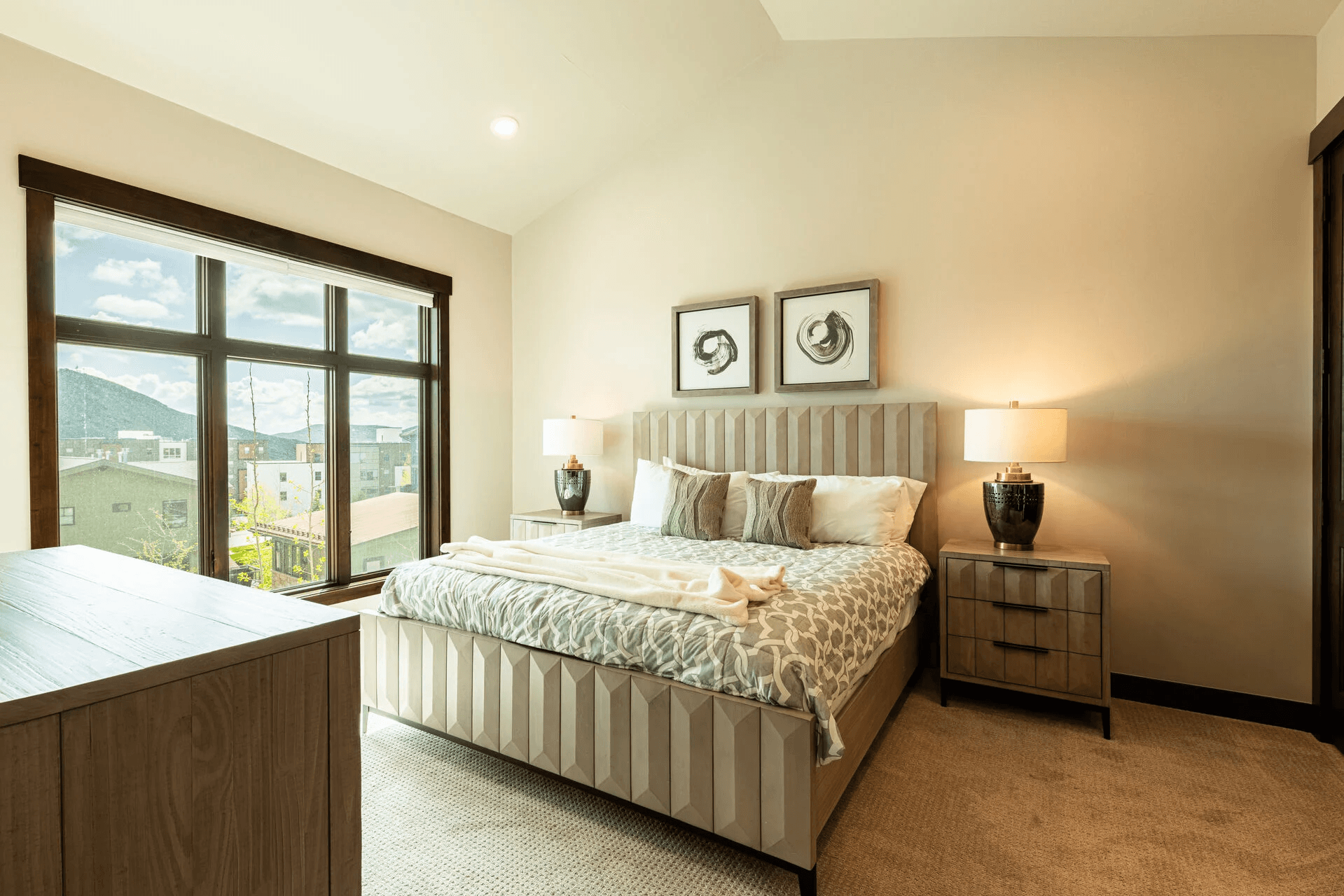 Blackstone Condo #3B - Image 4