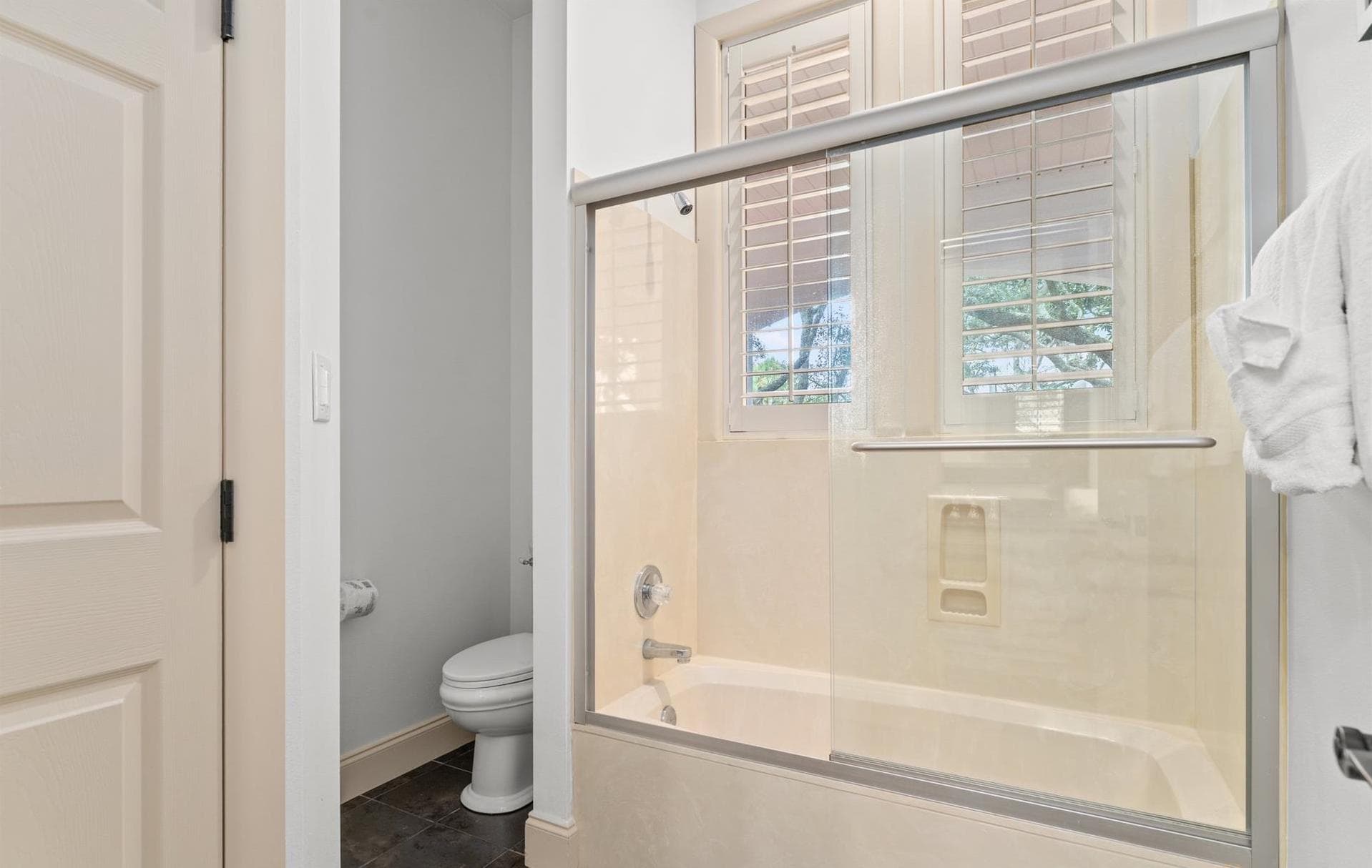 Paradise Isle - Image 32