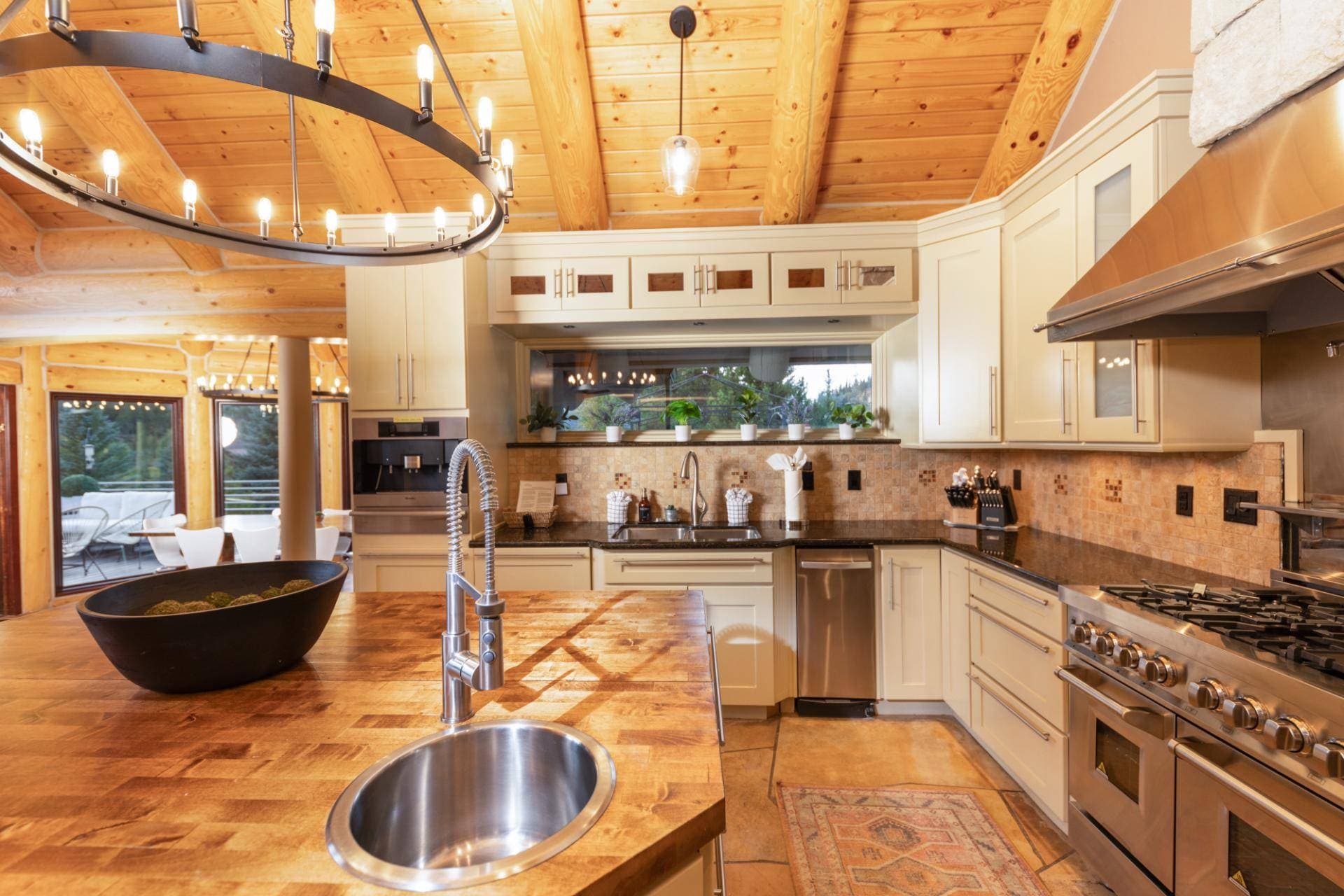 Modern Ski Home - Image 14