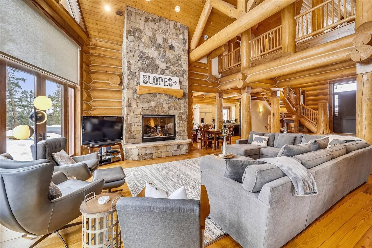 Goldenview Lodge - Image 2