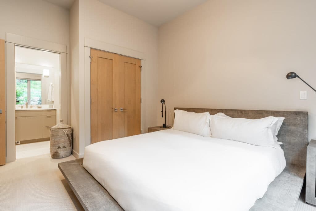 Blue Run Home - Image 13