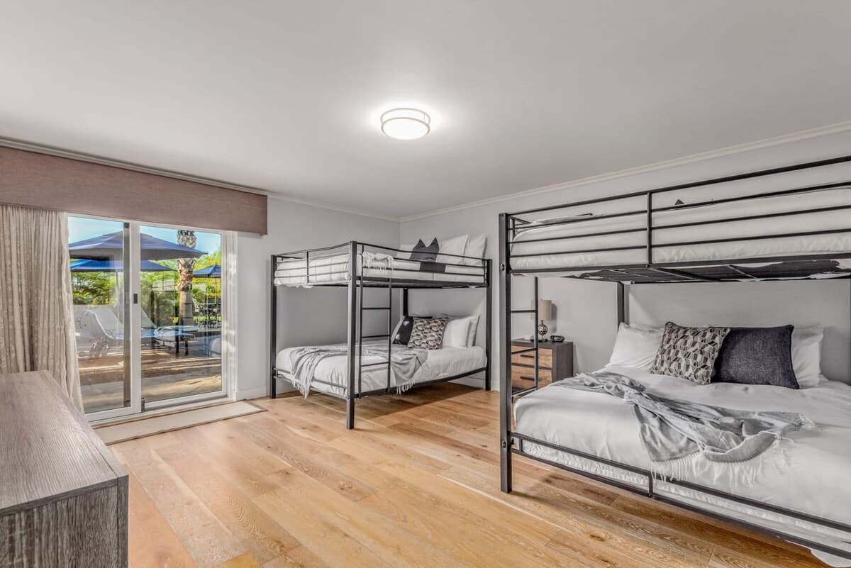 Hummingbird Estate - Image 29