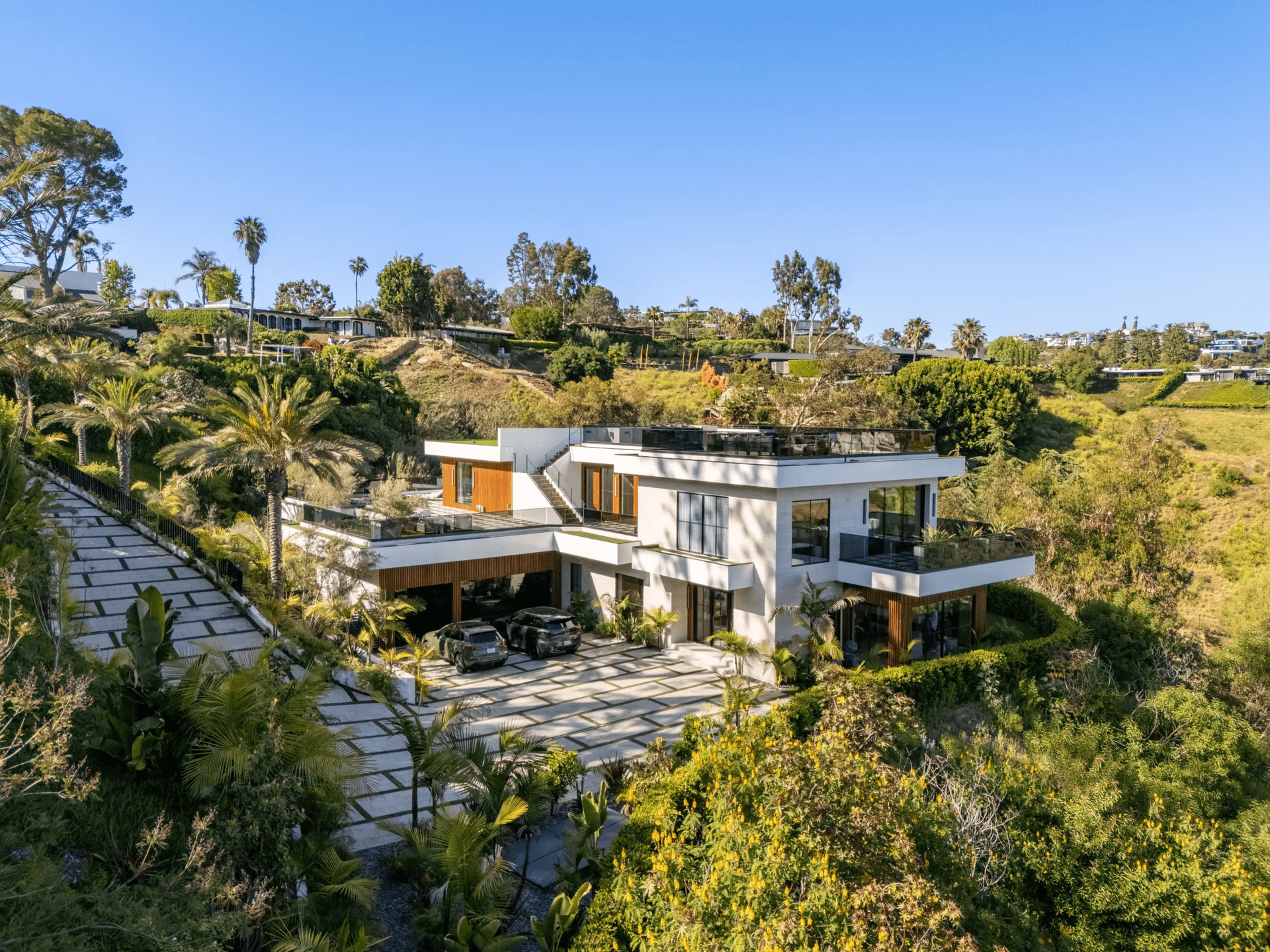 Linda Flora - Image 58