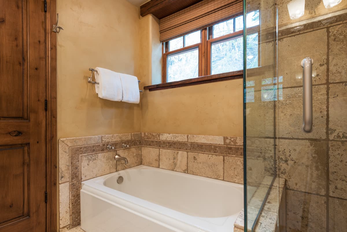 Park Avenue Home - Image 17