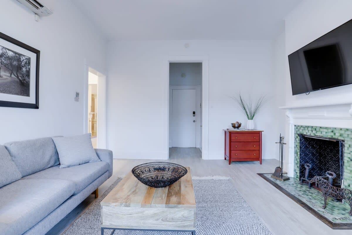 Vantage Residence - Image 5