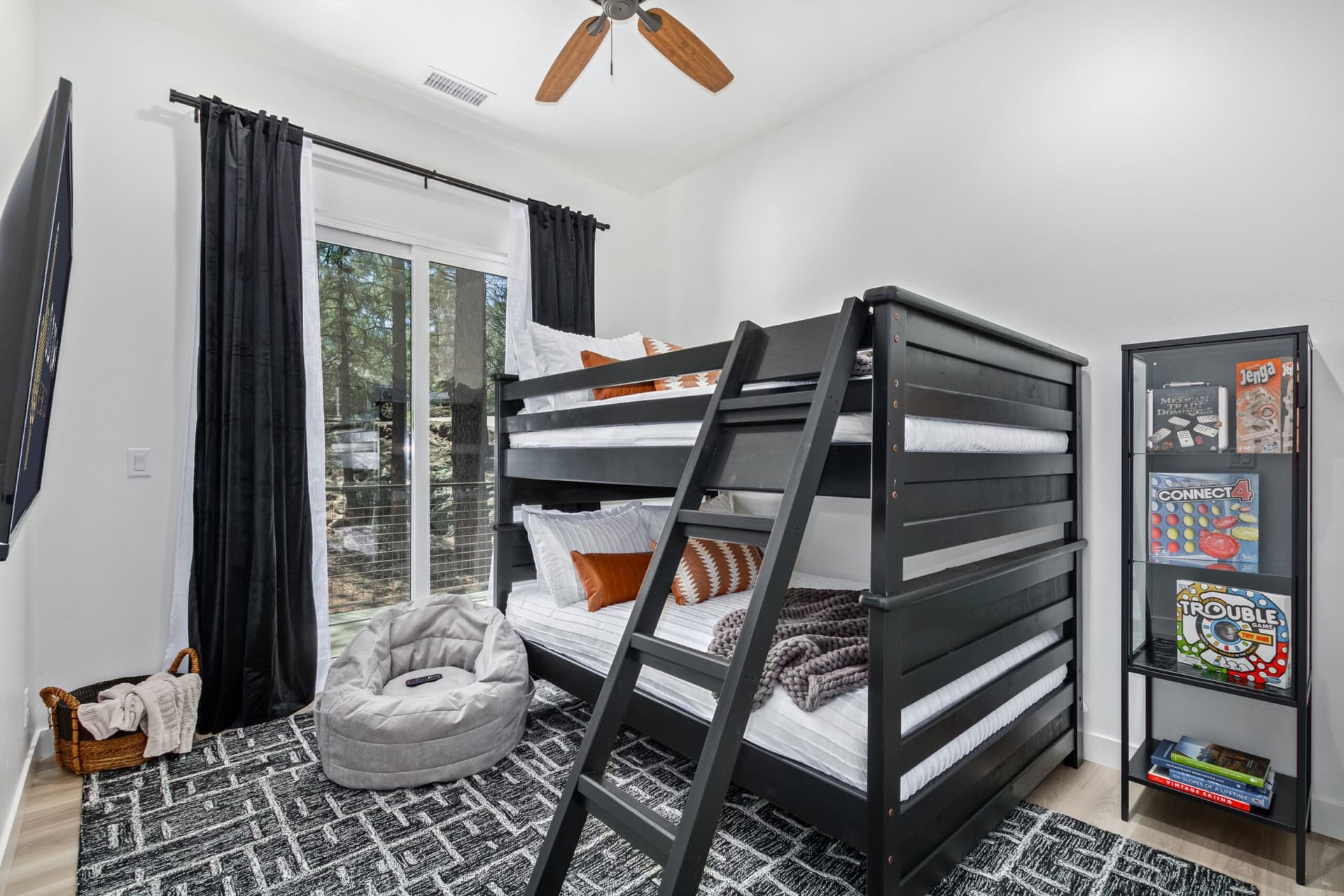 Le Cabin Noir - Image 27