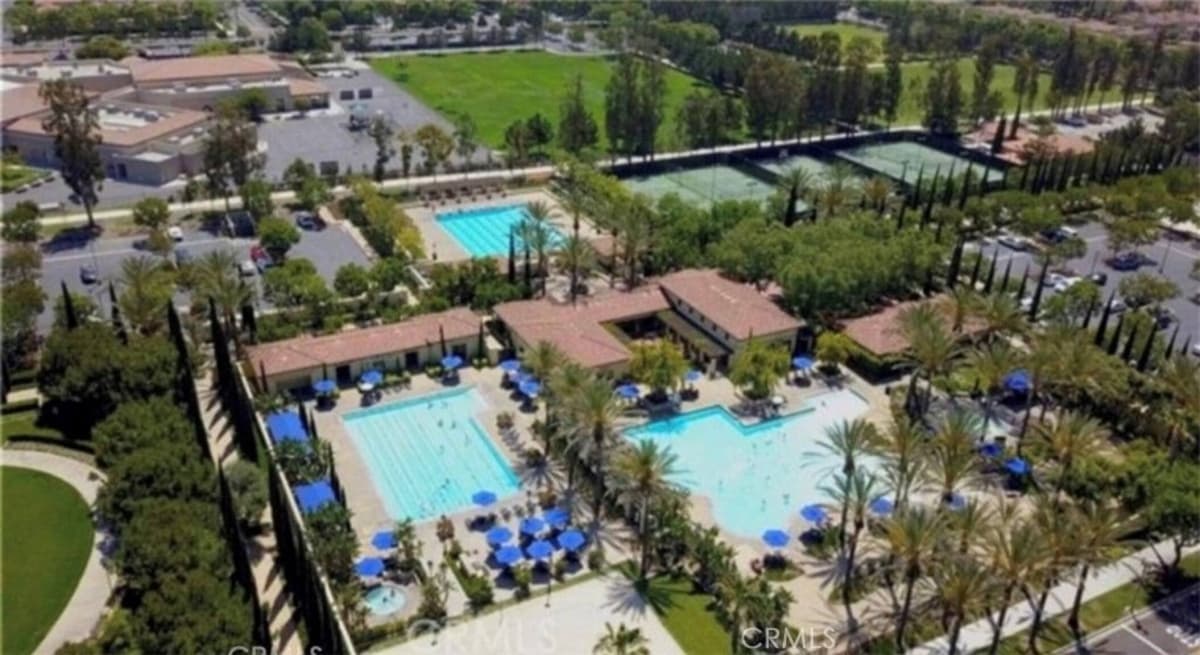 Irvine Inn Love - Image 3