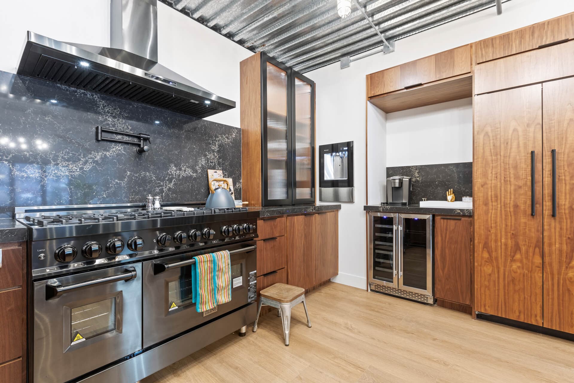 Upper Main #237 - Image 12