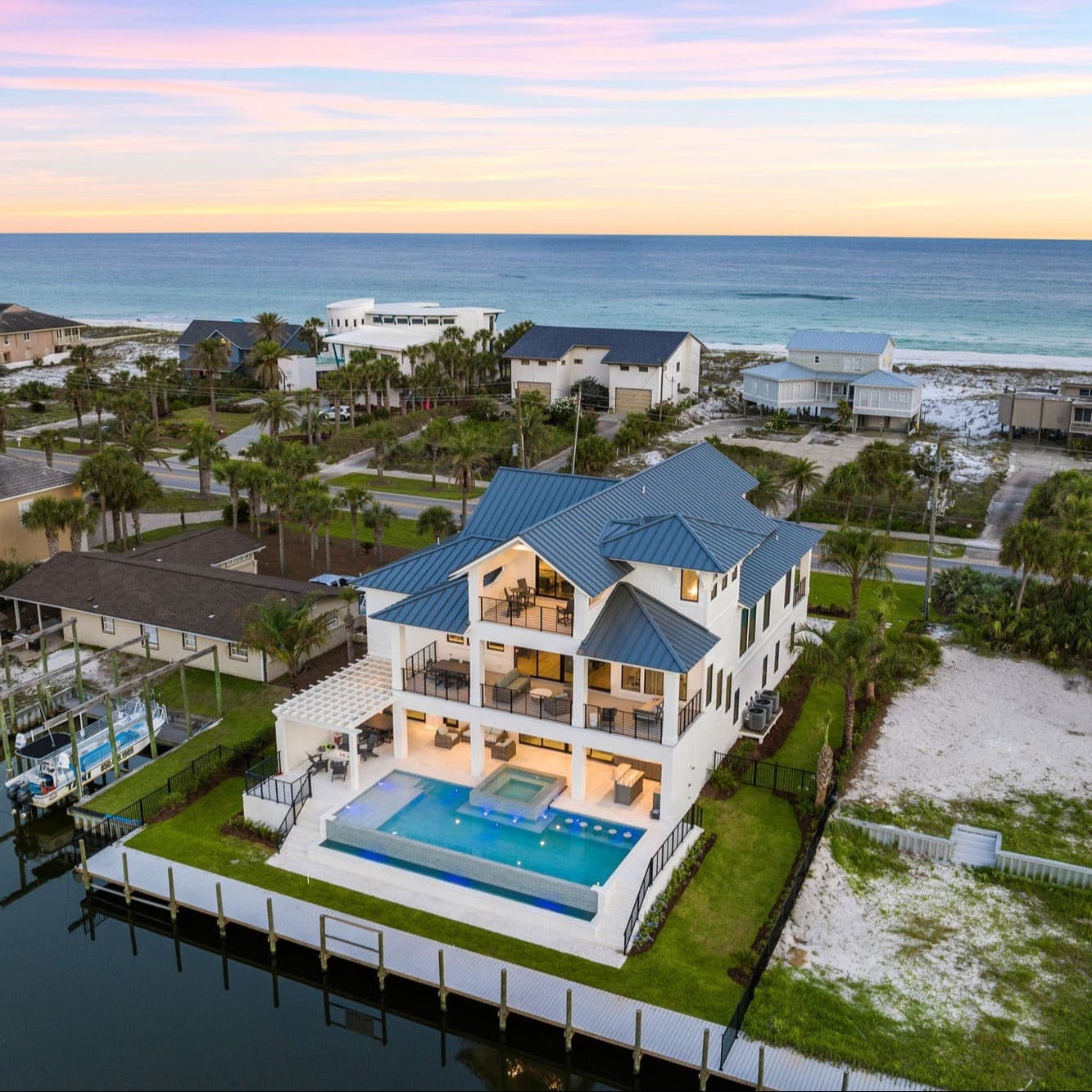 Destin Boathouse - Image 1