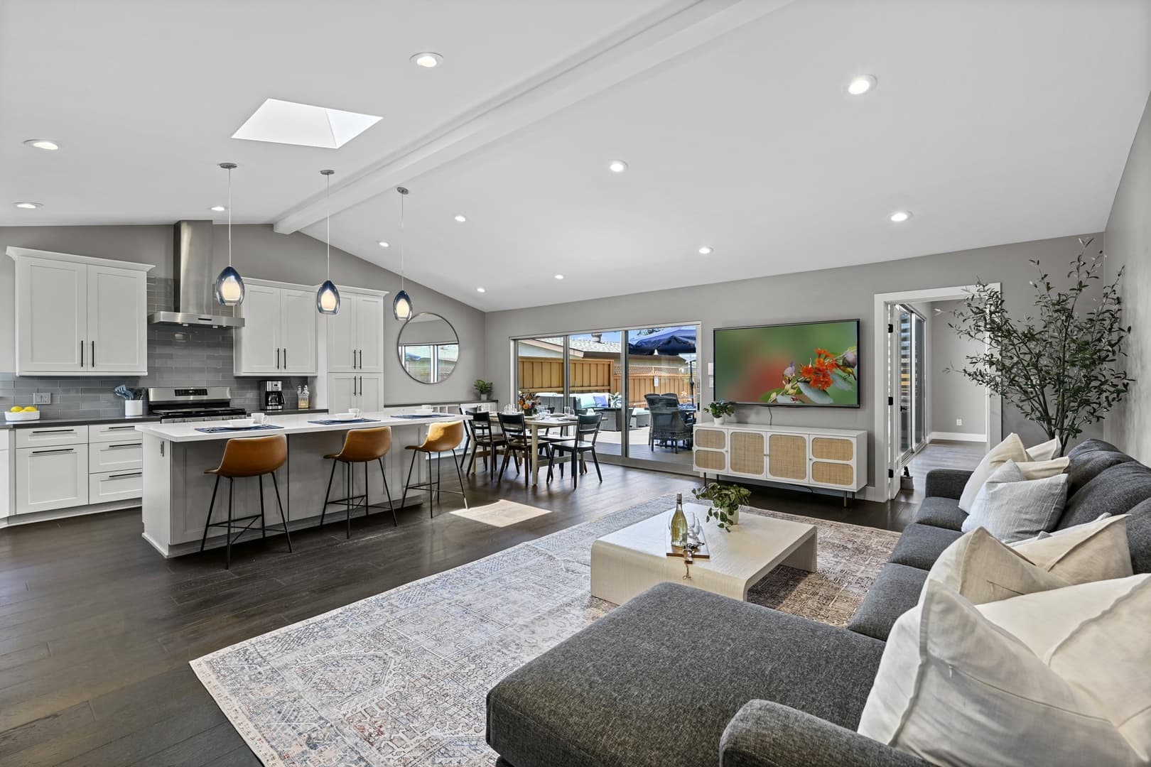 Pacific Beach Retreat - Image 1