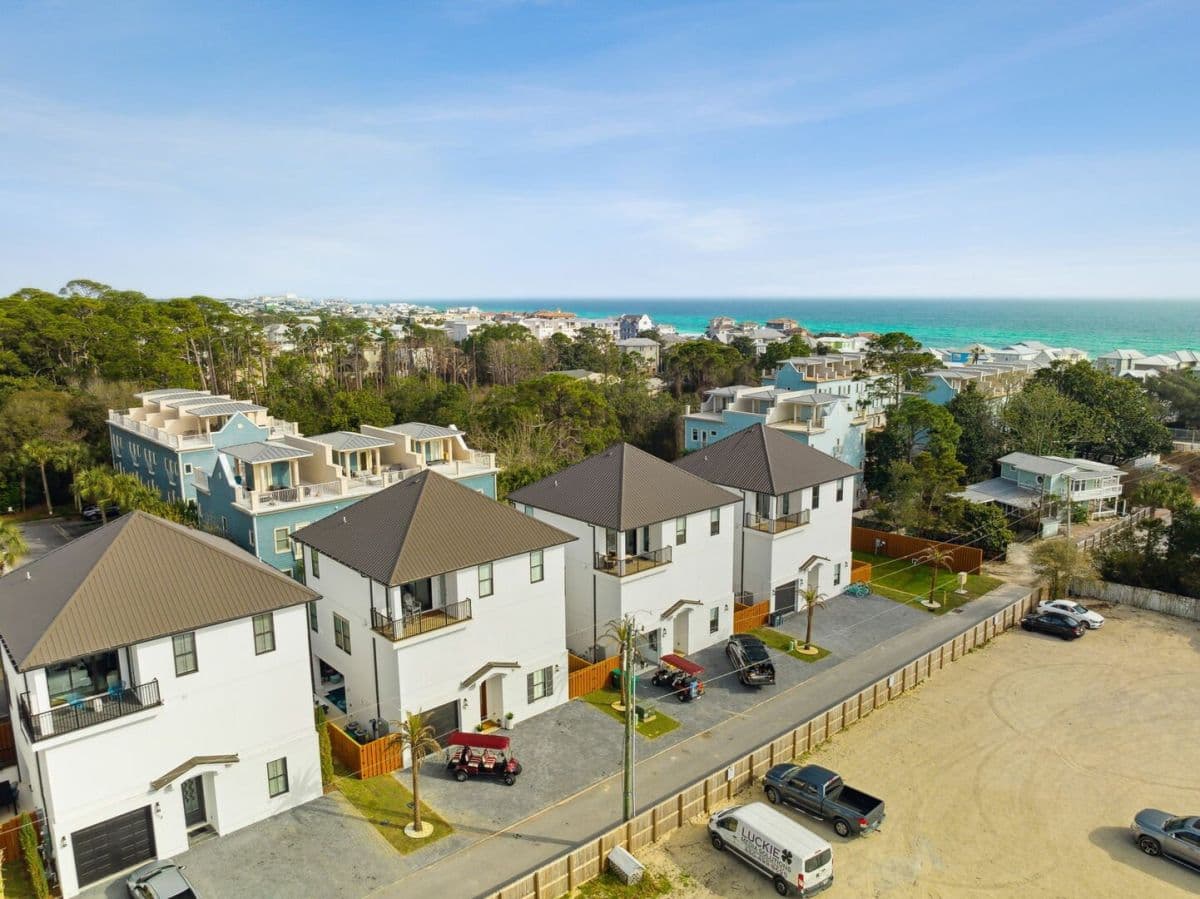 Summer Lane - Image 66