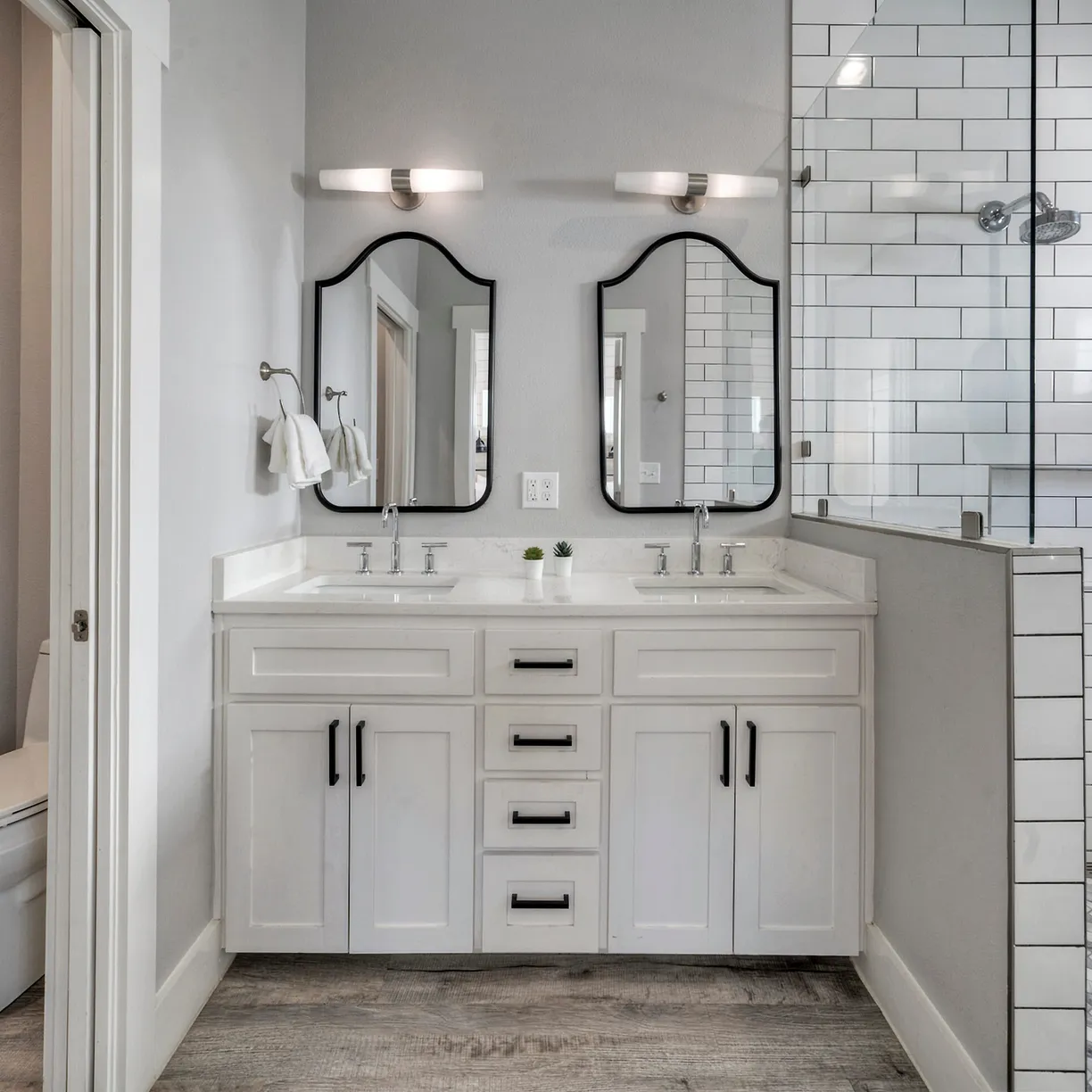 Wild Horse House - Image 21