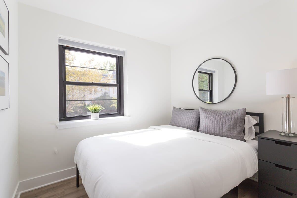 Uplifted Retreat Residence - Image 16