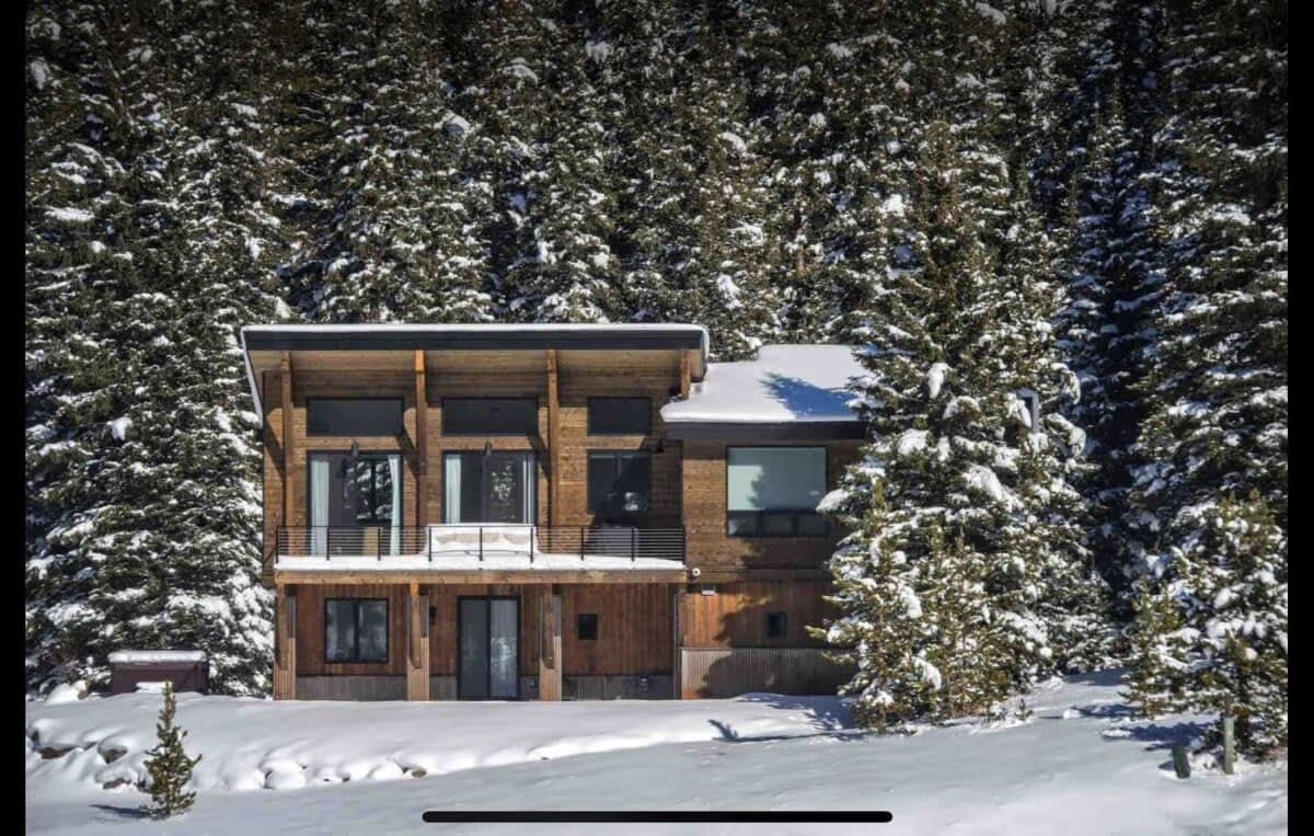 Echo Pines Chalet - Image 1