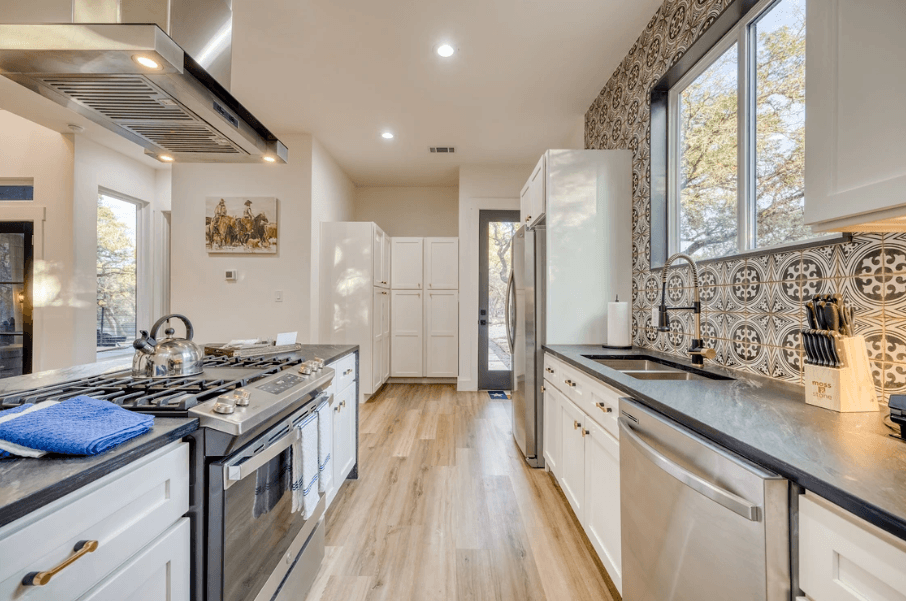 Maverick Place - Image 14