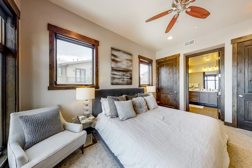 Residence at Canyons Cabriolet Lift - Image 12