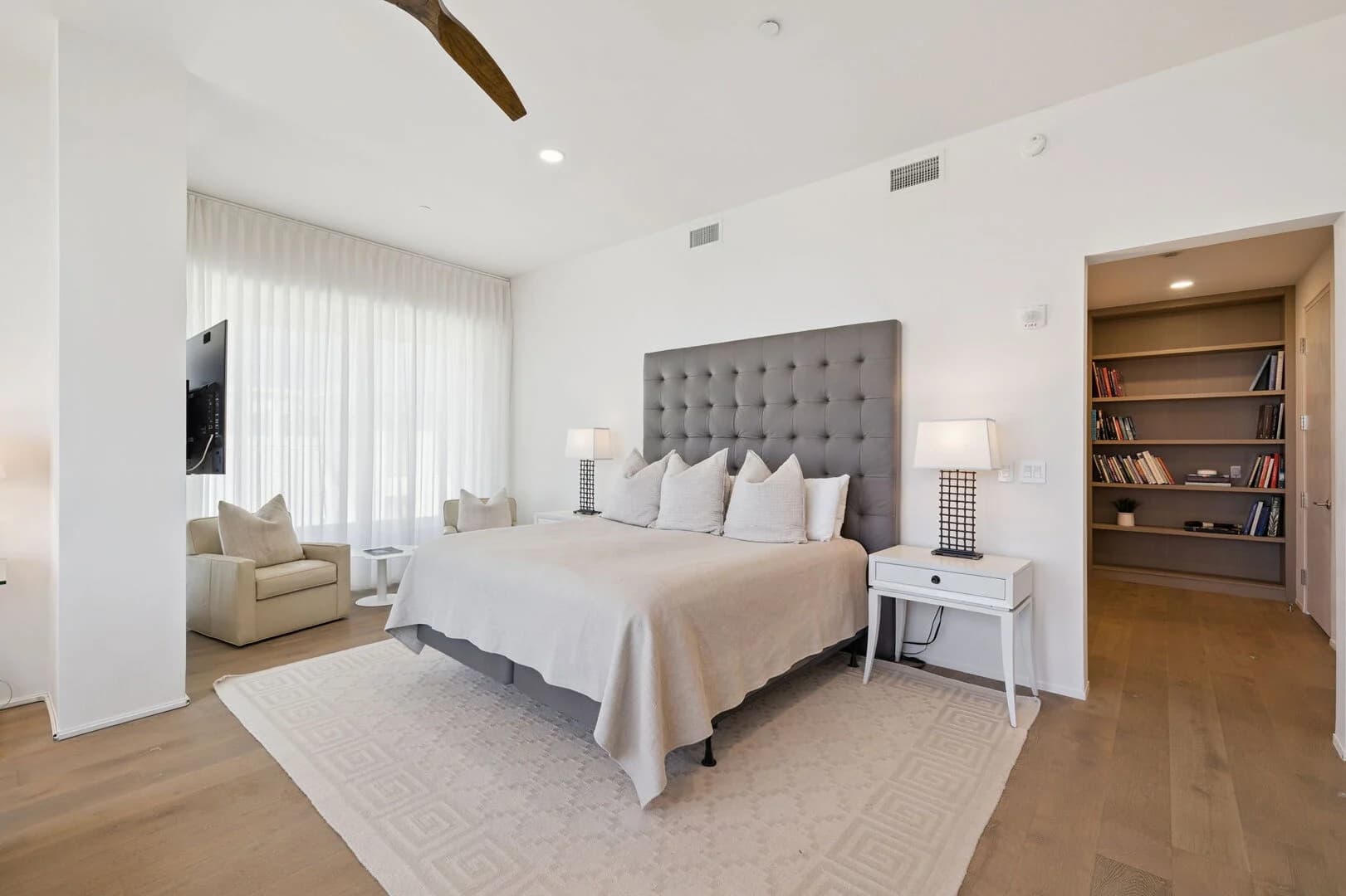 Viridian Penthouse #402 - Image 17