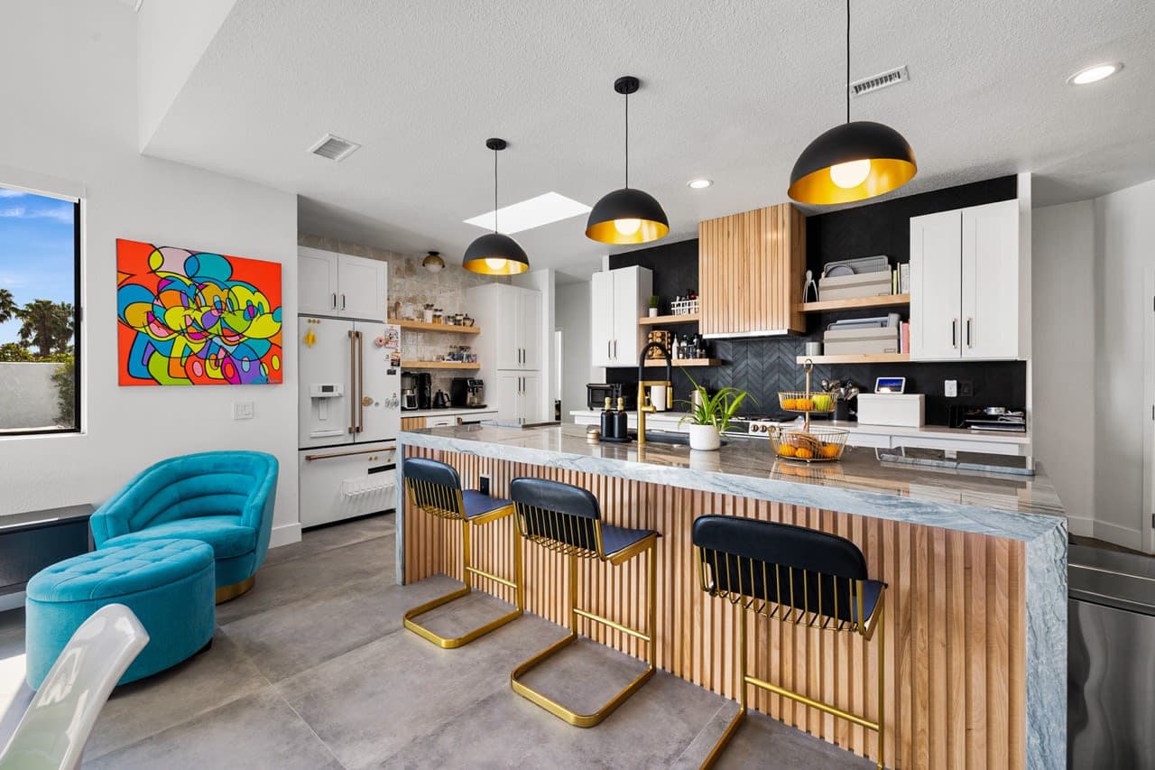 Palm Lighthouse - Image 5