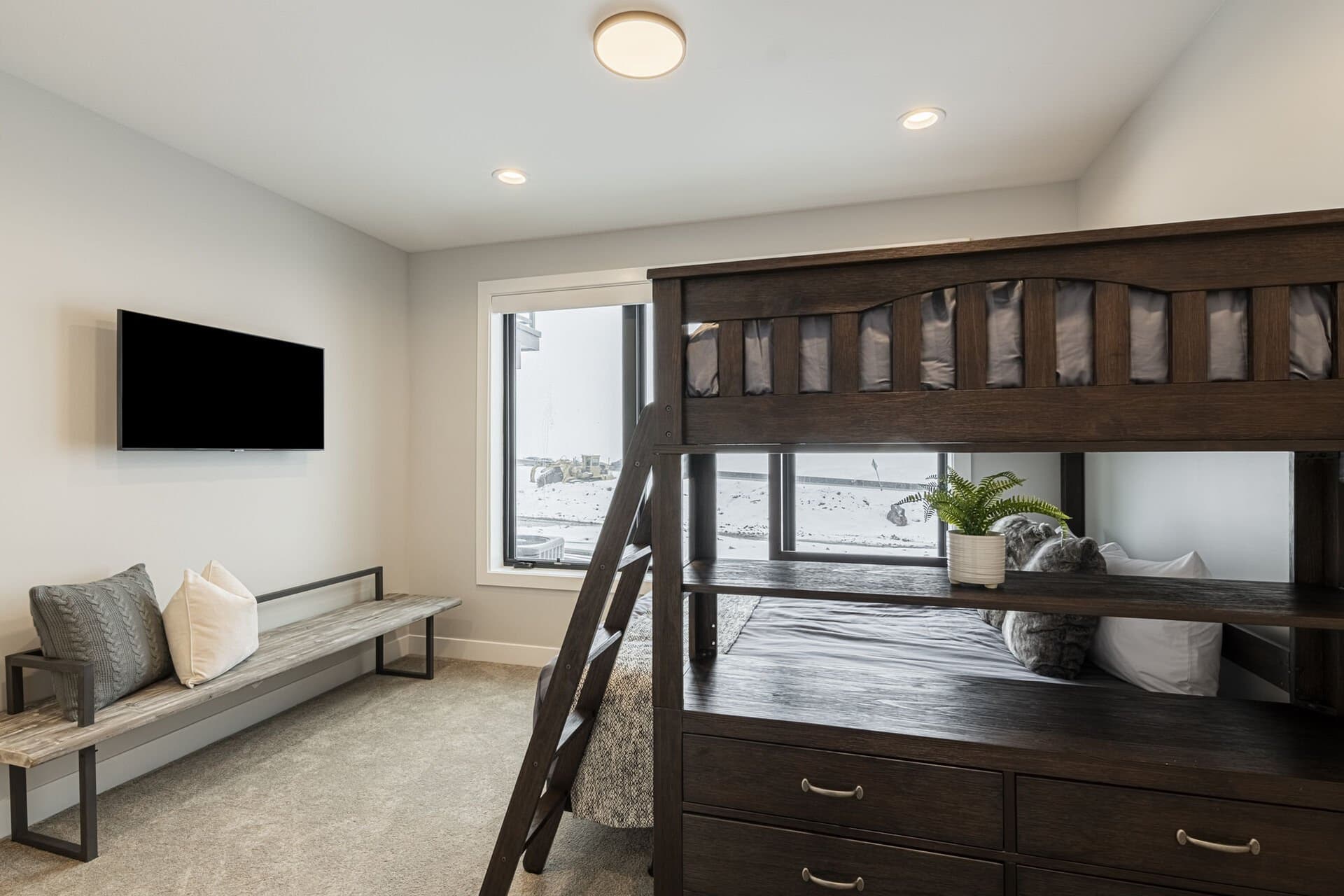 Hideout Epic View - Image 28