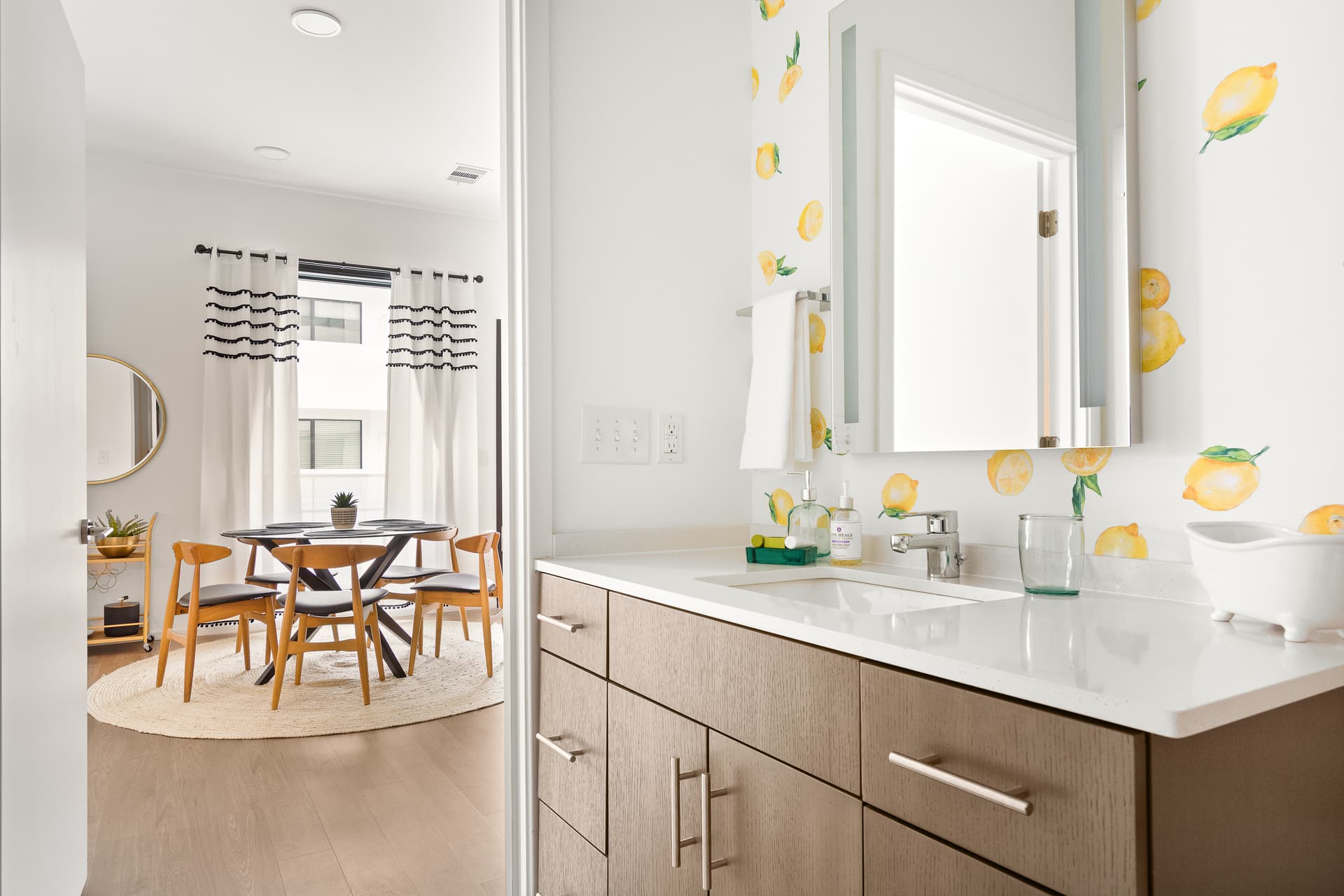 Red Illume Home - Image 11