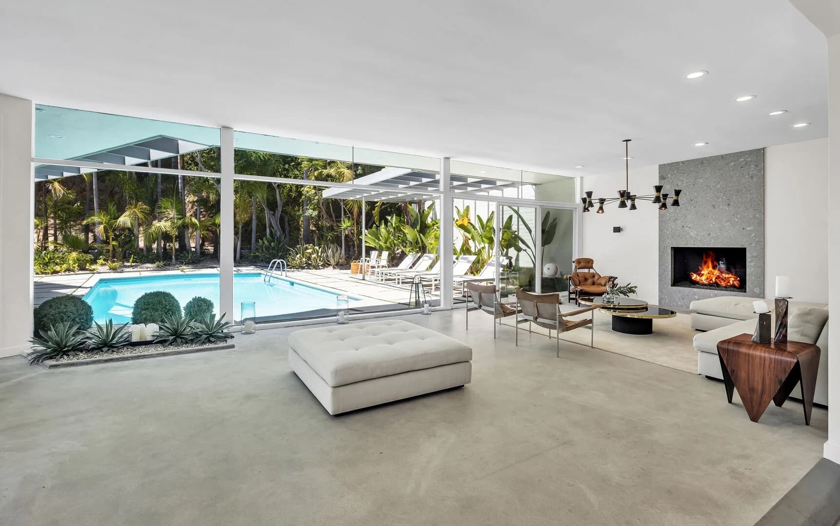 Sunset Plaza View - Image 7