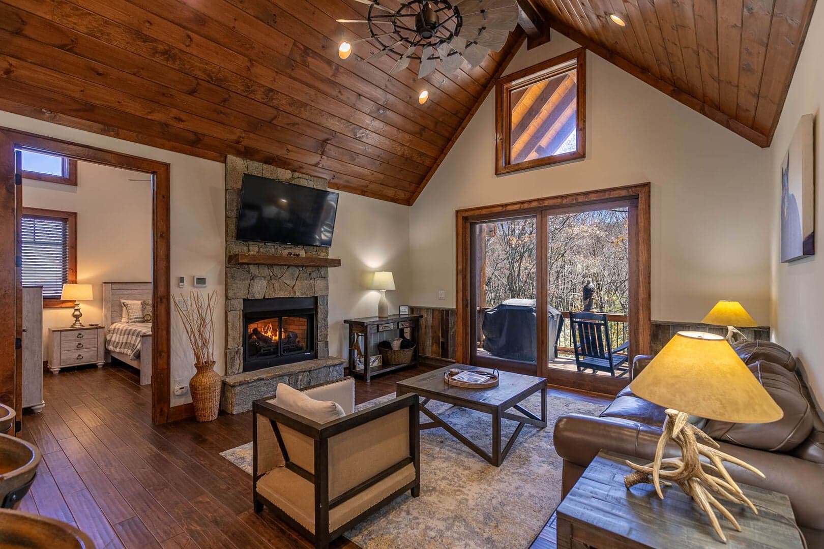 Blue Creek Cabin - Image 4