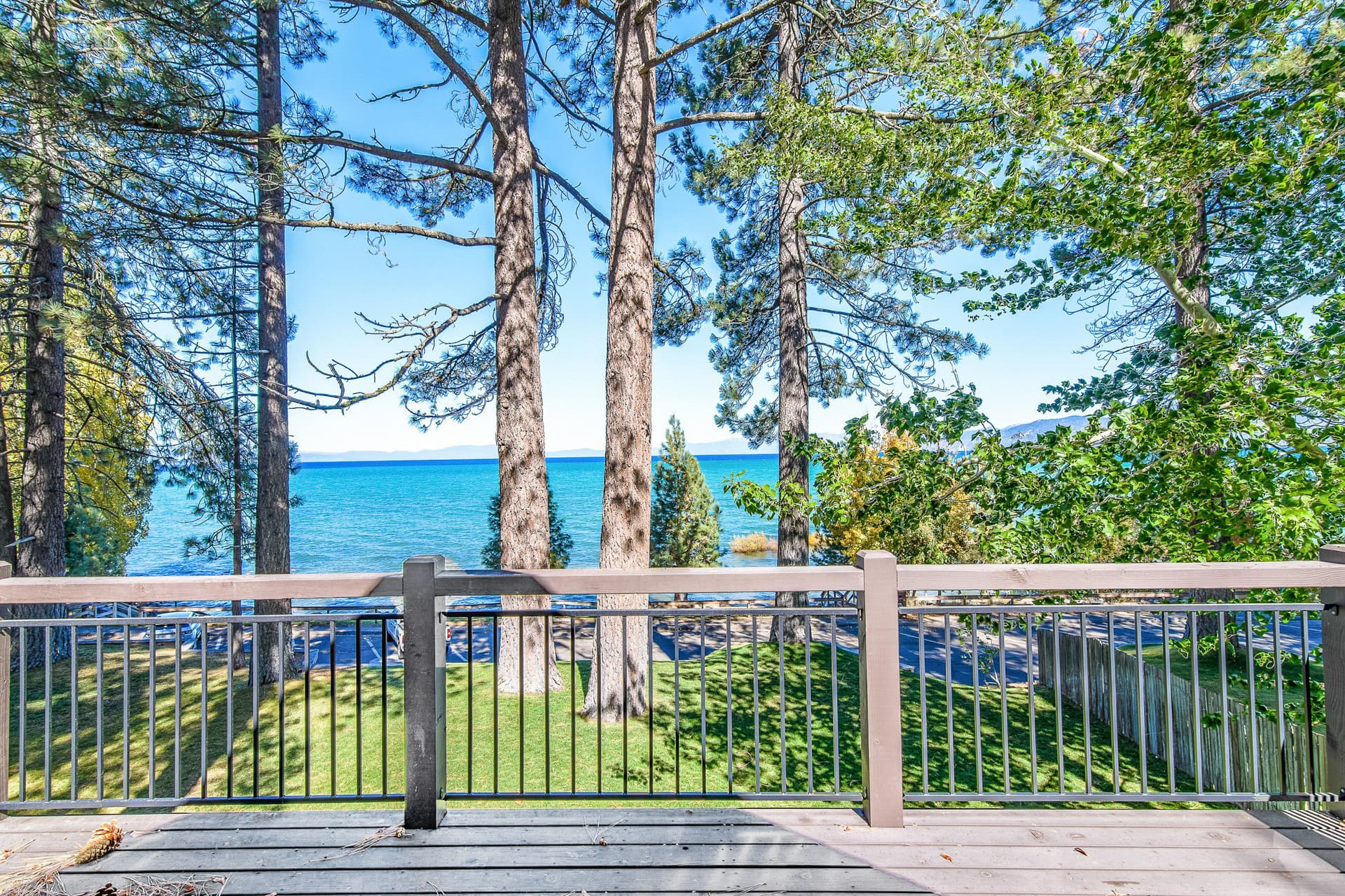 Blue Lakeview Place - Image 3