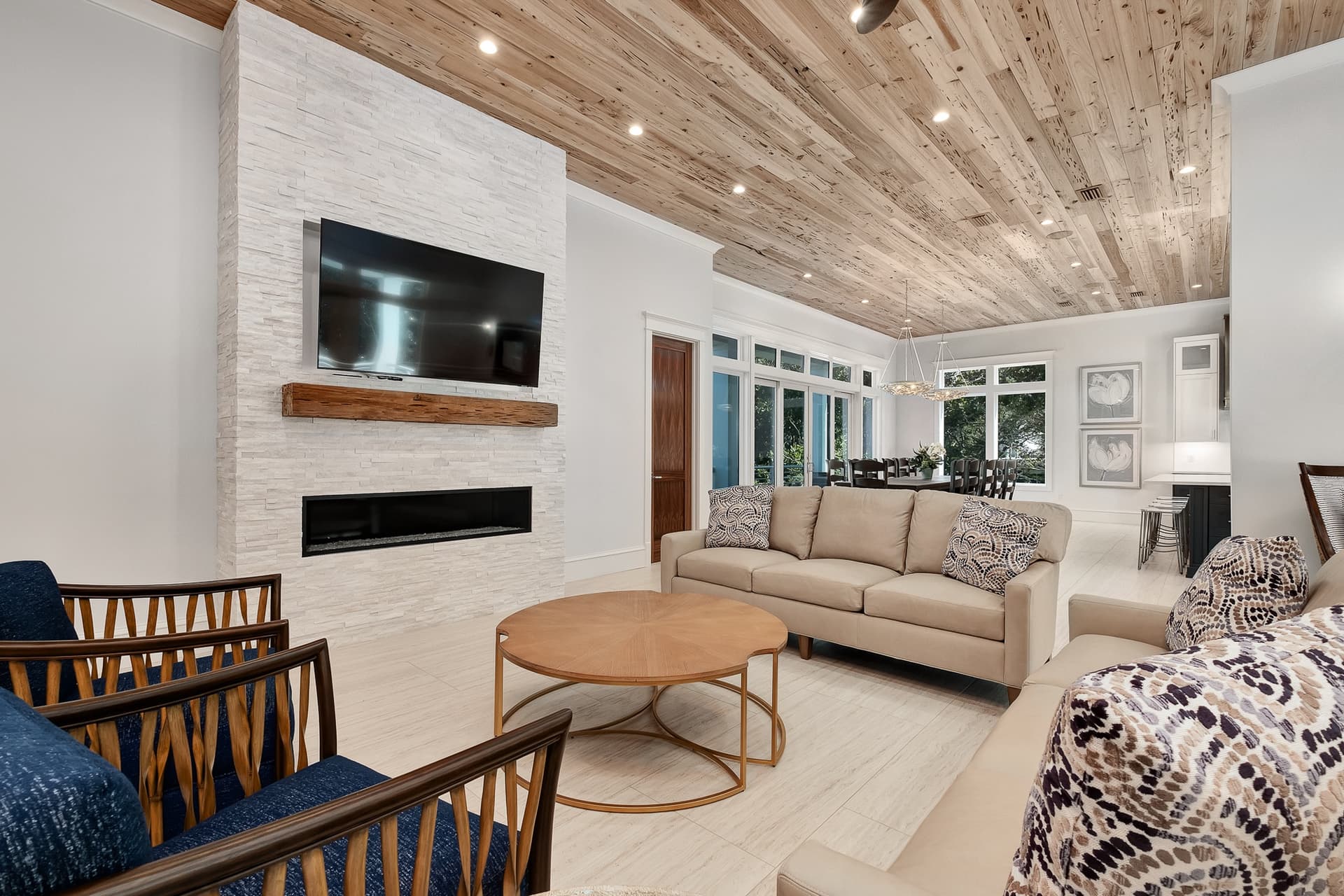 Social Manor - Image 5