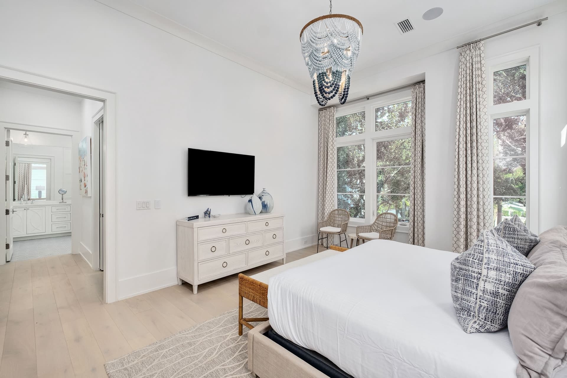 Bearfoot By The Sea - Image 23