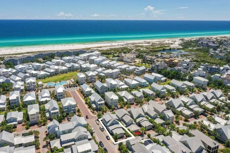 Blue Whale Bungalow - Image 62