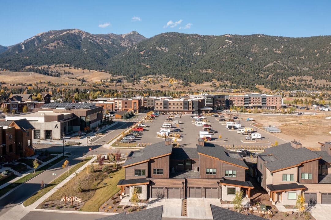 Luxe Living at Copper John - Image 3