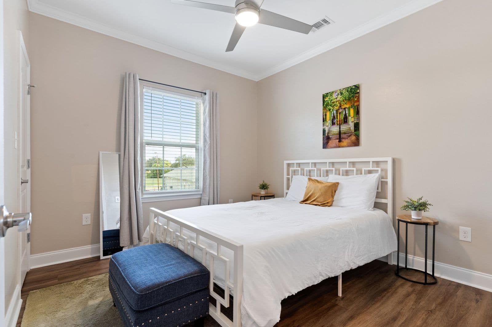 Gorgeous Mid-City House - Image 15